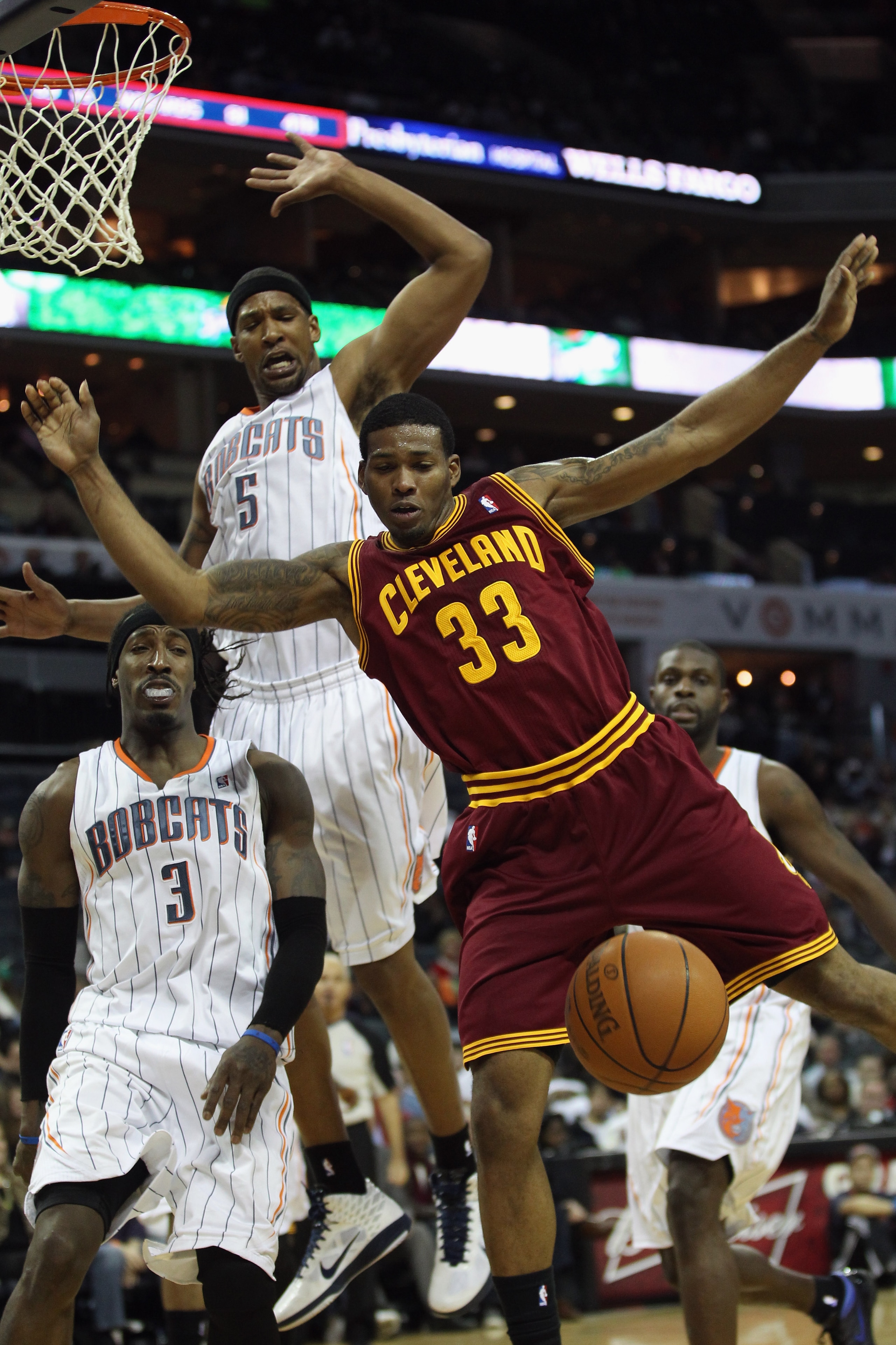 CHARLOTTE, NC - DECEMBER 29:  Alonzo Gee #33 of the Cleveland Cavaliers looses the ball against the Charlotte Bobcats during their game at Time Warner Cable Arena on December 29, 2010 in Charlotte, North Carolina. NOTE TO USER: User expressly acknowledges