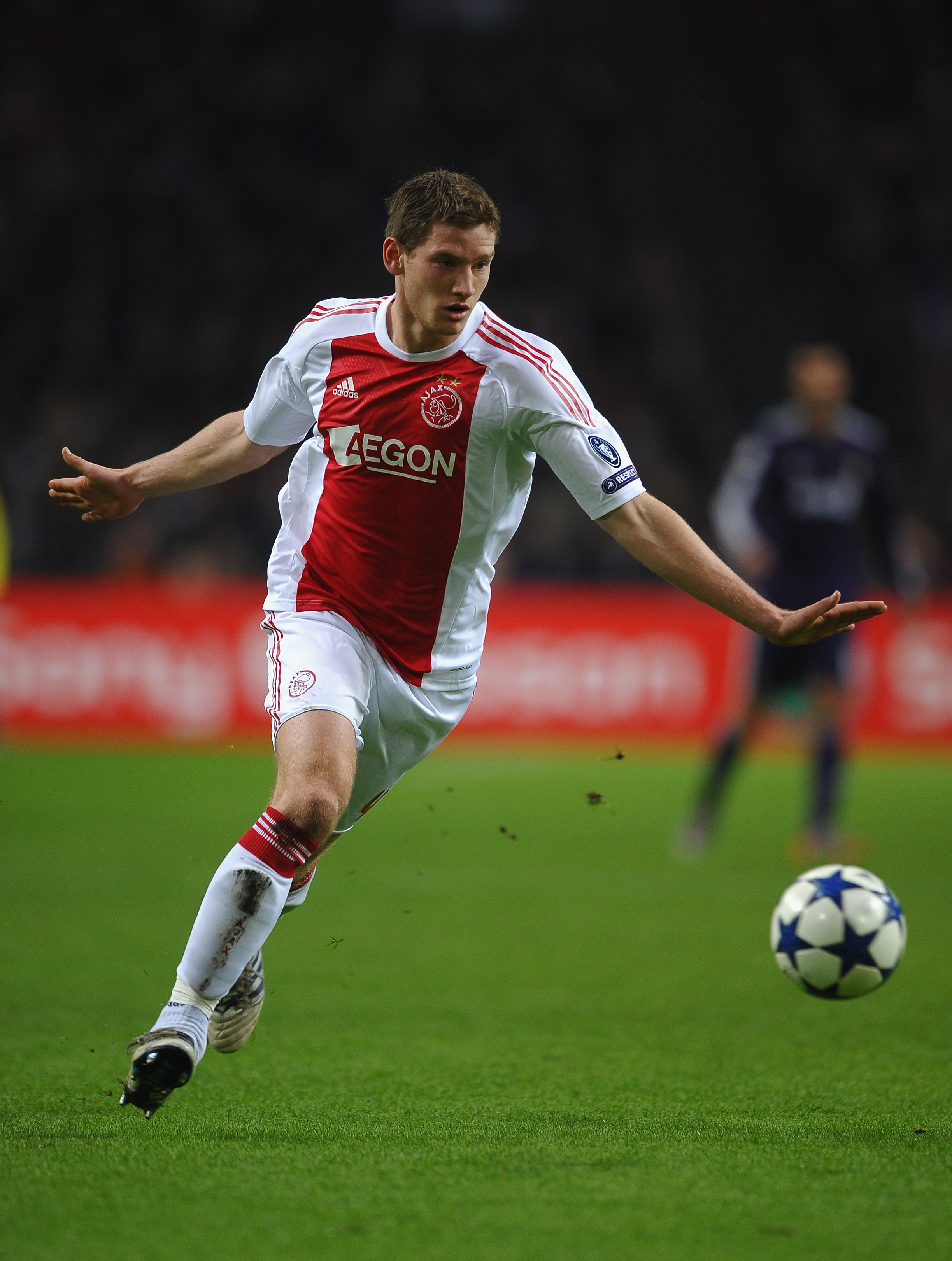 AMSTERDAM, NETHERLANDS - NOVEMBER 23: Jan Vertonghen of Ajax in action during the UEFA Champions League Group G match between AFC Ajax and Real Madrid at the Ajax Arena on November 23, 2010 in Amsterdam, Netherlands.  (Photo by Laurence Griffiths/Getty Im