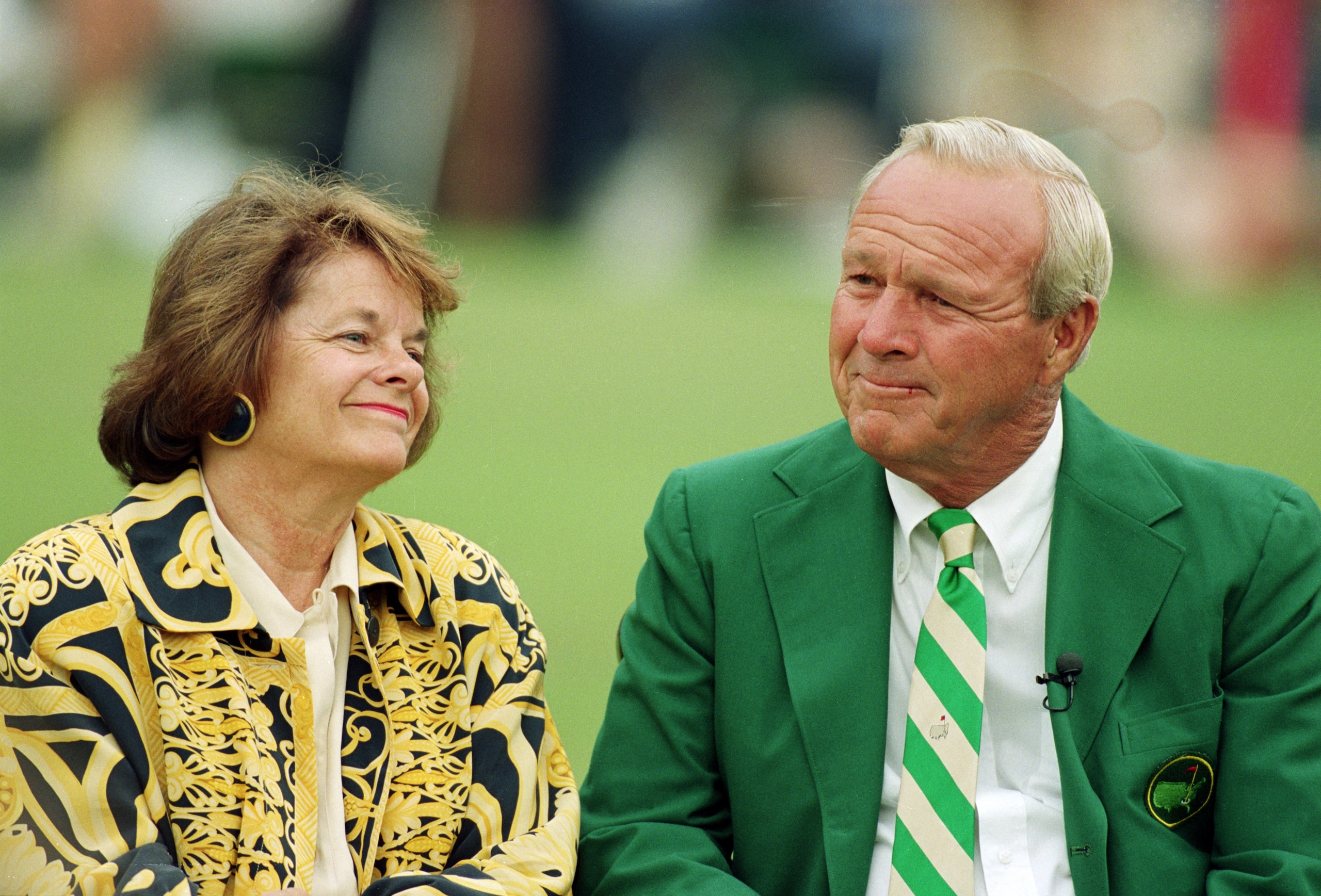 AUGUSTA - 4 APRIL:  Arnold Palmer of the USA alongside wife Winnie at a ceremony to unveil a plaque in his honour before the US Masters at the Augusta National Golf Club in Augusta, Georgia, USA on April 4, 1995. Palmer won the Masters four times in 1958,