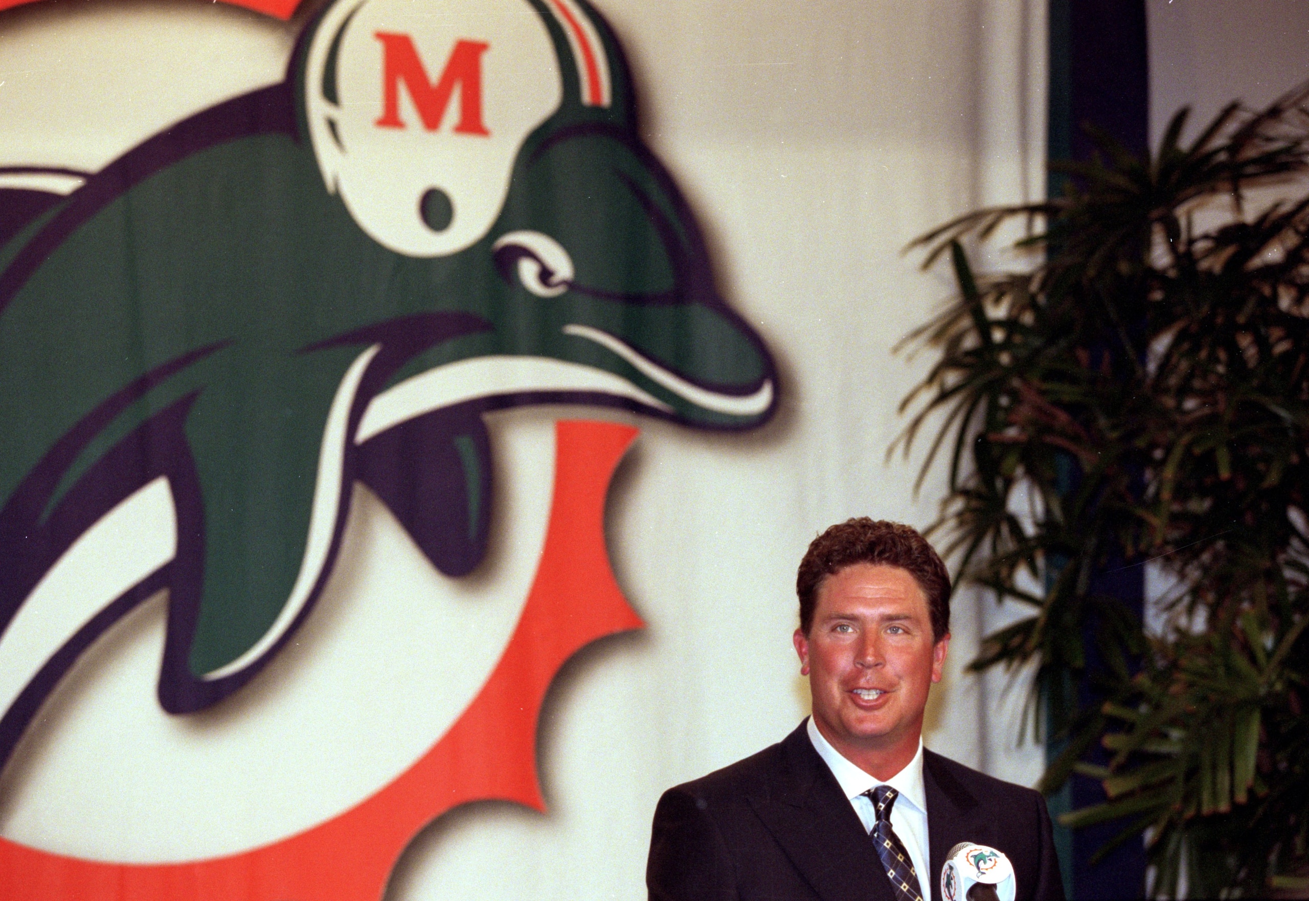 13 Mar 2000: Dan Marino of the Miami Dolphins talks to the press during his retirement ceremony at Dolphin Headquarters in Davie, Florida. Mandatory Credit: Eliot J. Schechter /Allsport 13 Mar 2000: Dan Marino of the Miami Dolphins talks to the press during his retirement ceremony at Dolphin Headquarters in Davie, Florida. Mandatory Credit: Eliot J. Schechter /Allsport
