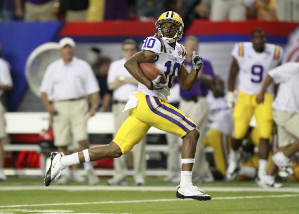 ATLANTA - SEPTEMBER 4: Russell Shepard #10 of the LSU Tigers runs down the field for a touchdown against the North Carolina Tar Heels at the Georgia Dome September 4, 2010 in Atlanta, Georgia.  (Photo by Kevin C. Cox/Getty Images)