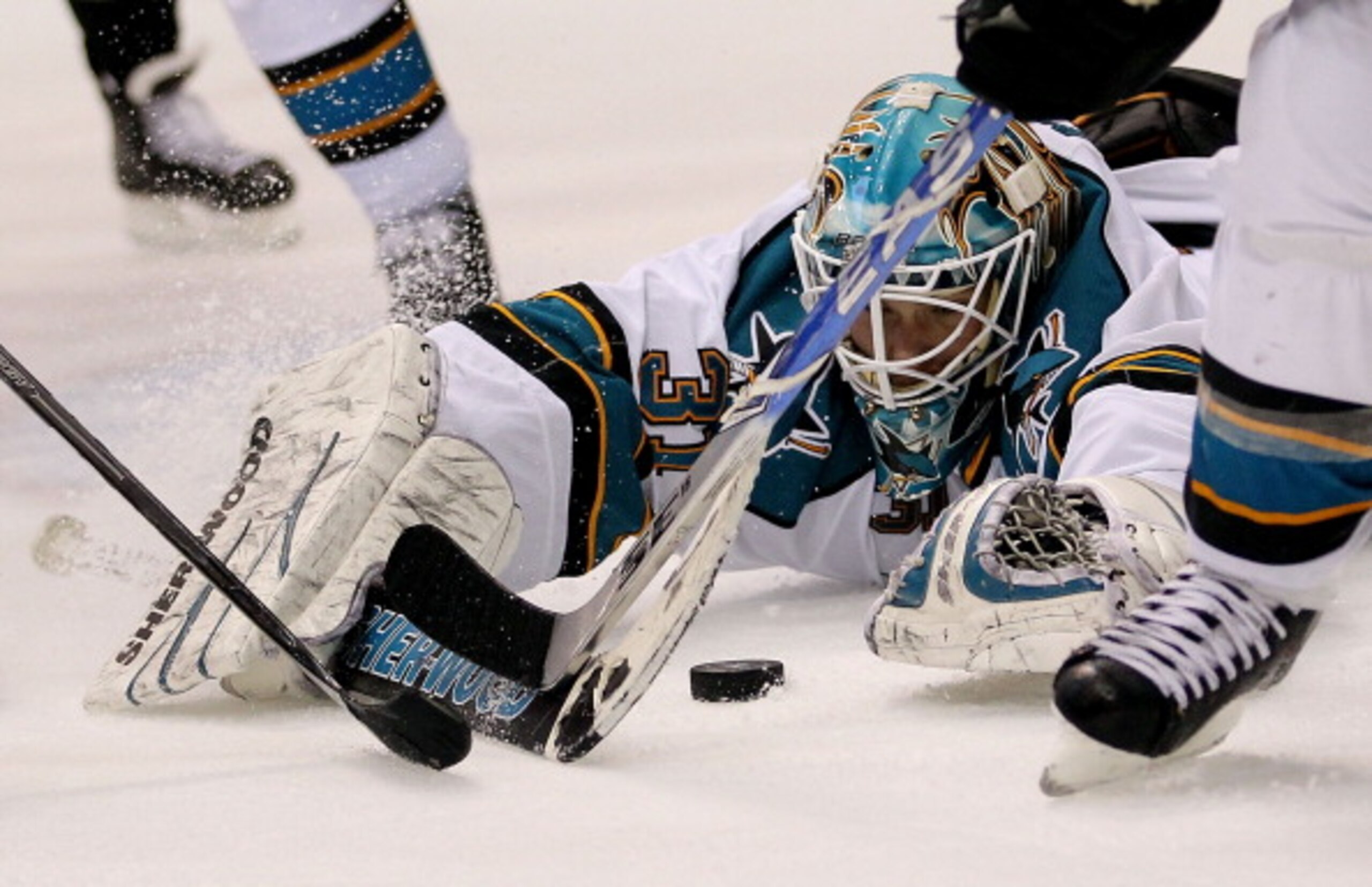 DALLAS, TX - MARCH 15:  Goaltender Antii Niemi #31 of the San Jose Sharks makes a save against the Dallas Stars at American Airlines Center on March 15, 2011 in Dallas, Texas.  (Photo by Ronald Martinez/Getty Images)