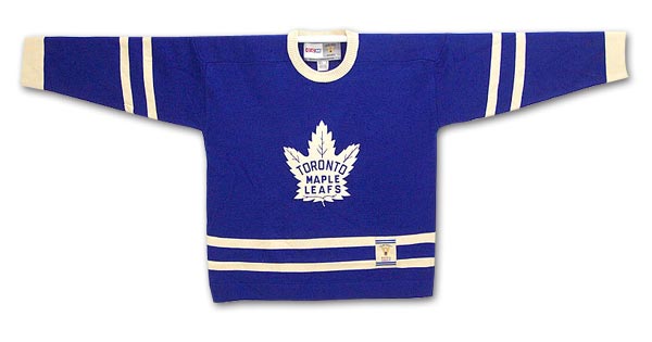 photo courtesy http://www.icejerseys.com/images/vintage_collection/toronto_maple_leafs/heritage_jersey_dark2_big.jpg