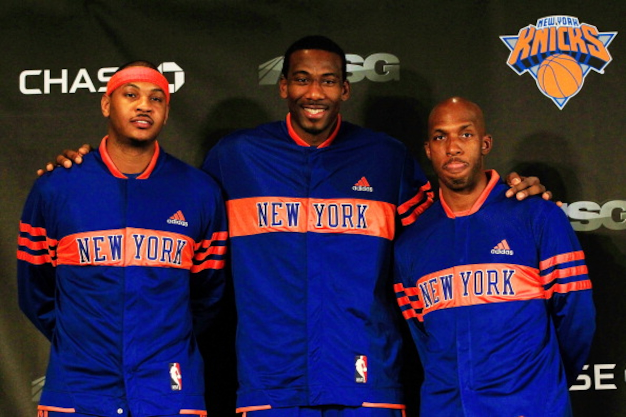 NEW YORK, NY - FEBRUARY 23:  Amar'e Stoudemire (C) of the New York Knicks introduces new players Carmelo Anthony (L) and Chauncy Billups (R) at a press conference at Madison Square Garden on February 23, 2011 in New York City. NOTE TO USER: User expressly