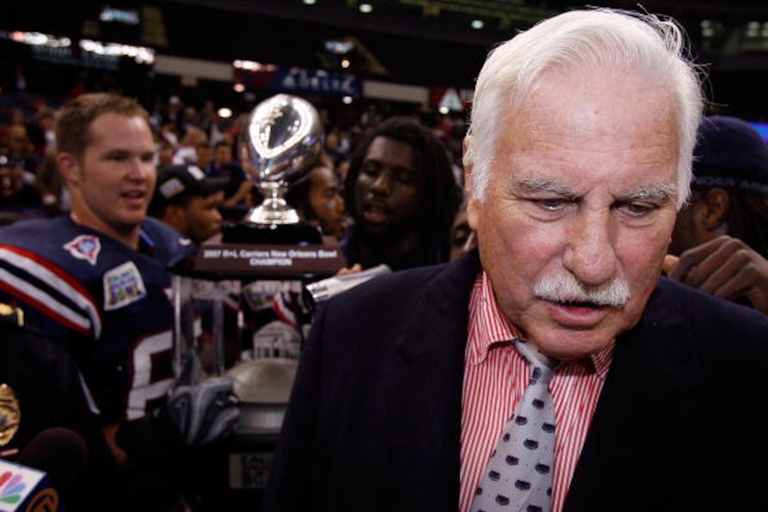 NEW ORLEANS - DECEMBER 21:  Head coach Howard Schnellenberger of the Florida Atlantic University Owls is interviewed after defeating the Memphis University Tigers in the New Orleans Bowl on December 21, 2007 at the Louisiana Superdome in New Orleans, Loui