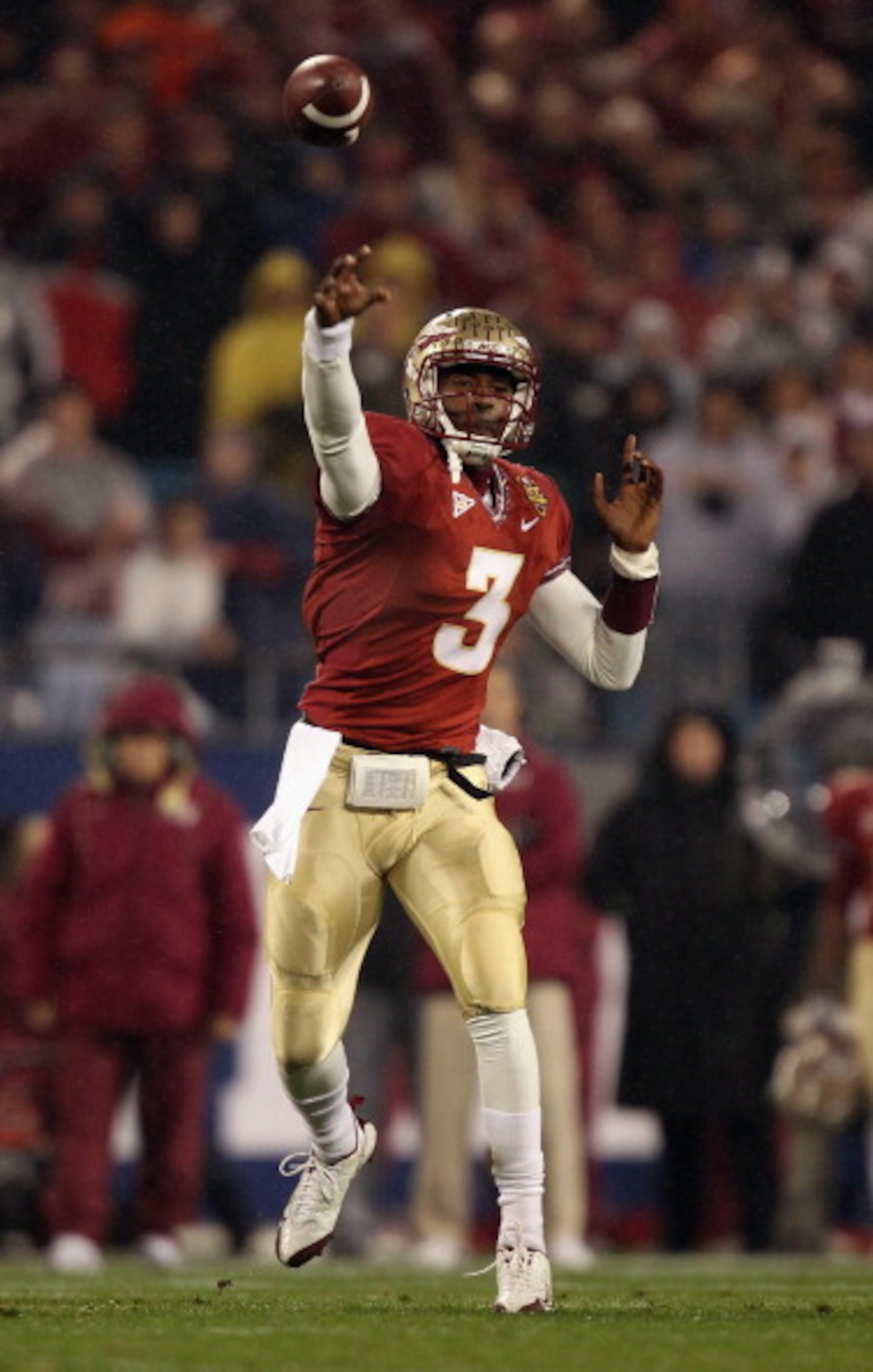 CHARLOTTE, NC - DECEMBER 04:  EJ Manuel #3 of the Florida State Seminoles against the Virginia Tech Hokies during their game at Bank of America Stadium on December 4, 2010 in Charlotte, North Carolina.  (Photo by Streeter Lecka/Getty Images)