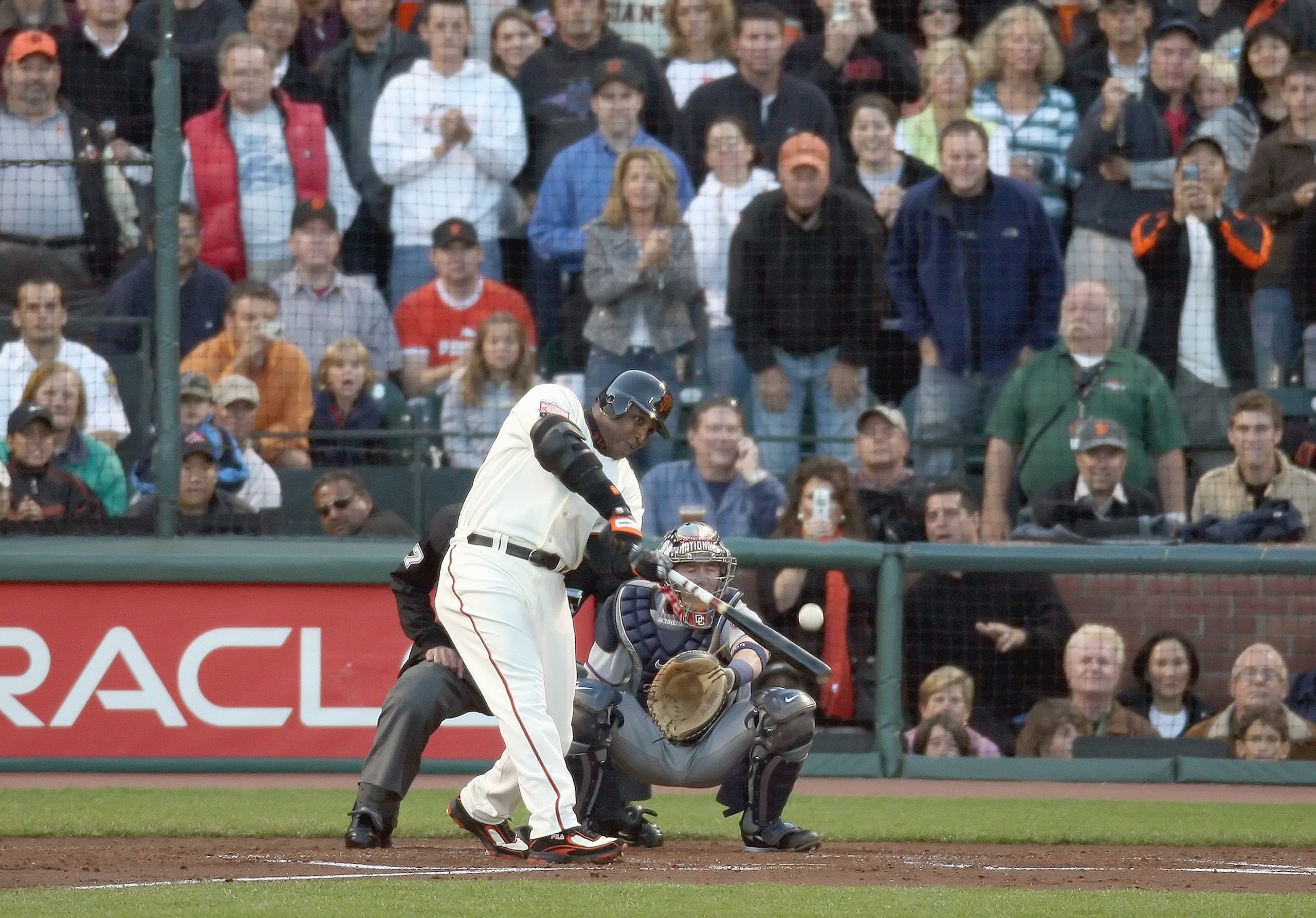 SAN FRANCISCO - AUGUST 07: Barry Bonds #25 of the San Francisco Giants swings at the pitch during the game against the Washington Nationals on August 7, 2007 at AT&T Park in San Francisco, California.  (Photo by Lisa Blumenfeld/Getty Images)