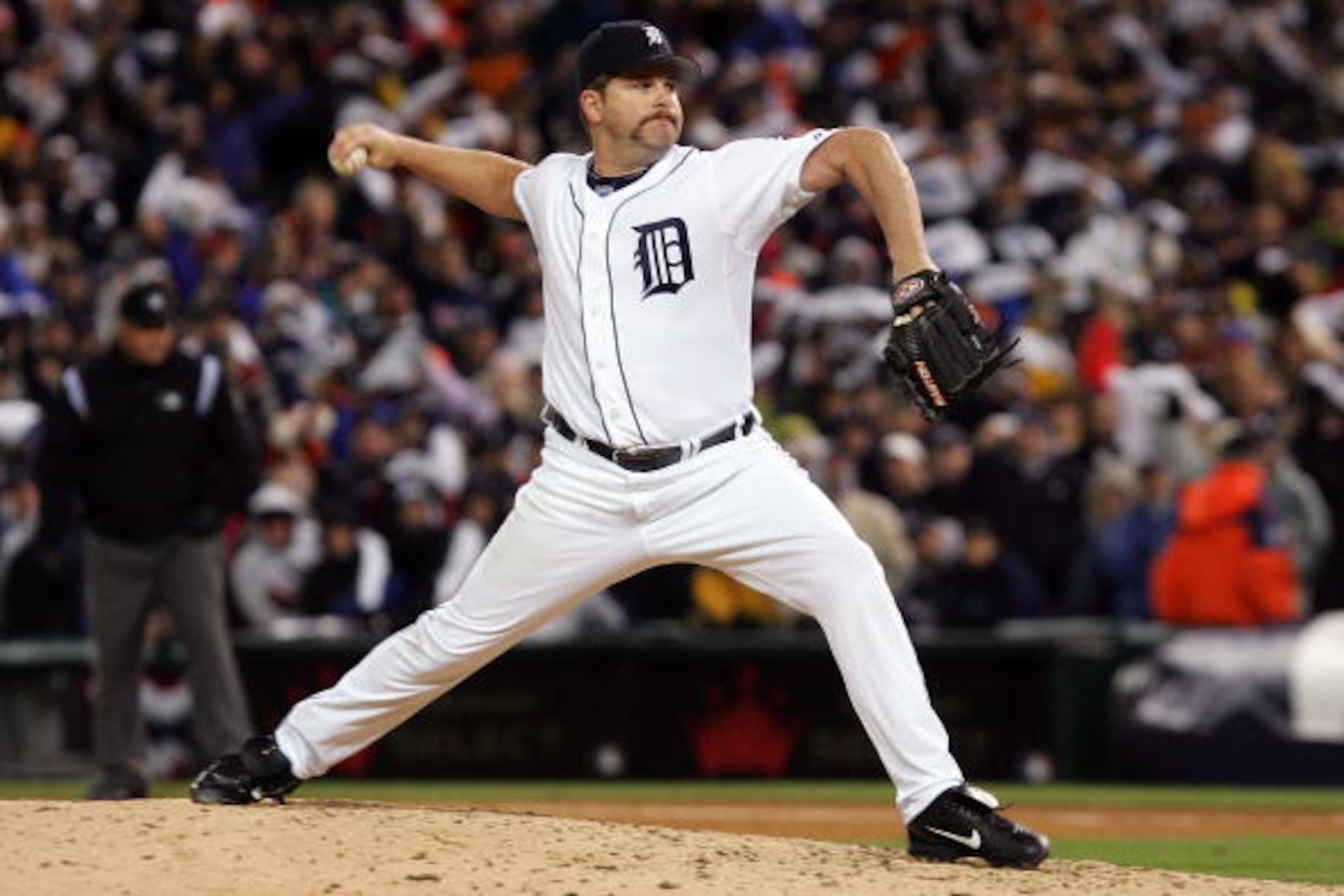 DETROIT - OCTOBER 22:  Todd Jones #59 of the Detroit Tigers pitches against the St. Louis Cardinals during Game Two of 2006 World Series October 22, 2006 at Comerica Park in Detroit, Michigan.  (Photo by Jim McIsaac/Getty Images)