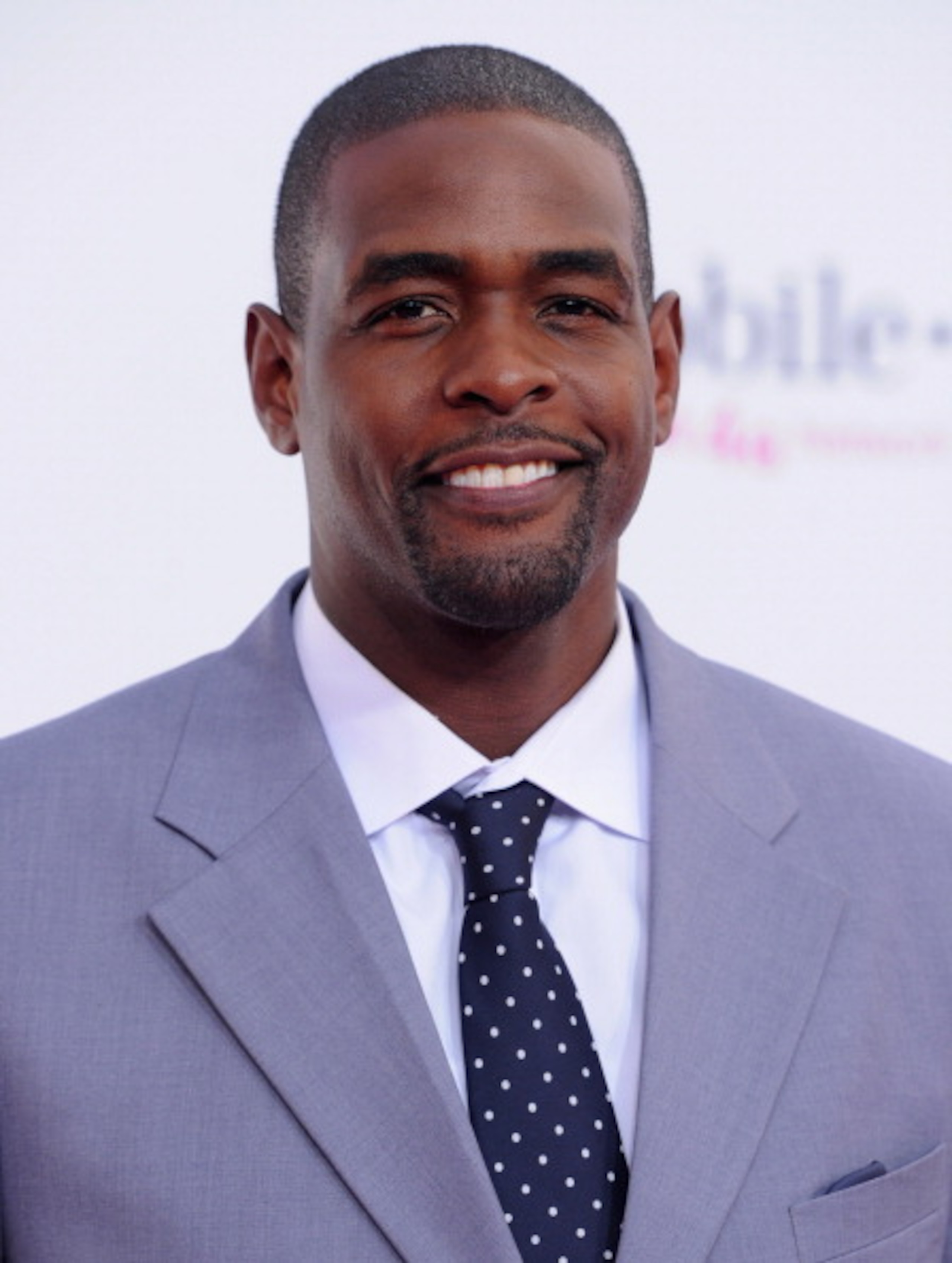 LOS ANGELES, CA - FEBRUARY 20:  Former NBA player Chris Webber arrives to the T-Mobile Magenta Carpet at the 2011 NBA All-Star Game on February 20, 2011 in Los Angeles, California.  (Photo by Alberto E. Rodriguez/Getty Images)