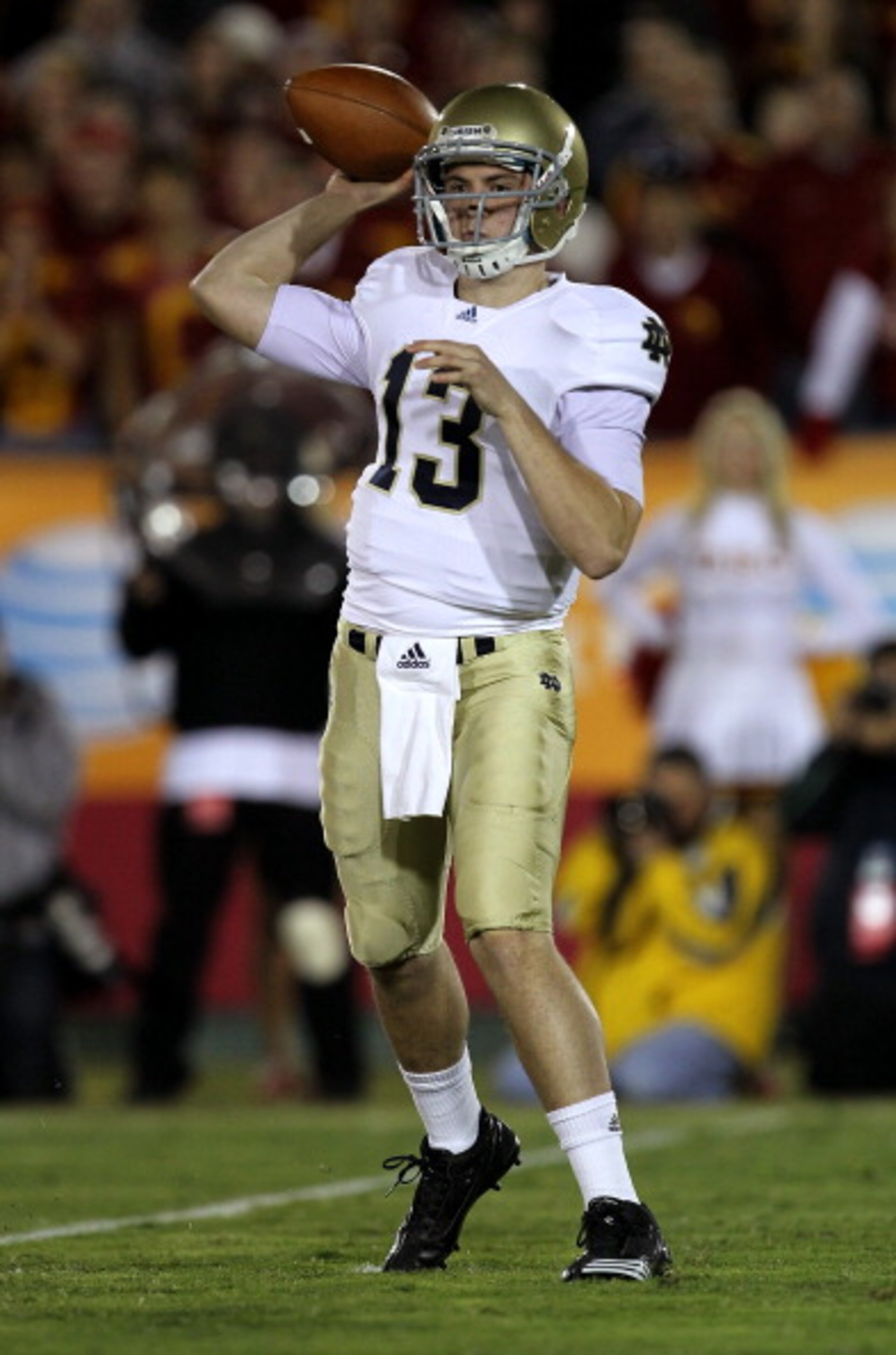 LOS ANGELES, CA - NOVEMBER 27: Quarterback Tommy Rees #13 of the Notre Dame Fighting Irish throws a pass against the USC Trojans at the Los Angeles Memorial Coliseum on November 27, 2010 in Los Angeles, California. Notre Dame won 20-16. (Photo by Steph LOS ANGELES, CA - NOVEMBER 27: Quarterback Tommy Rees #13 of the Notre Dame Fighting Irish throws a pass against the USC Trojans at the Los Angeles Memorial Coliseum on November 27, 2010 in Los Angeles, California. Notre Dame won 20-16. (Photo by Steph