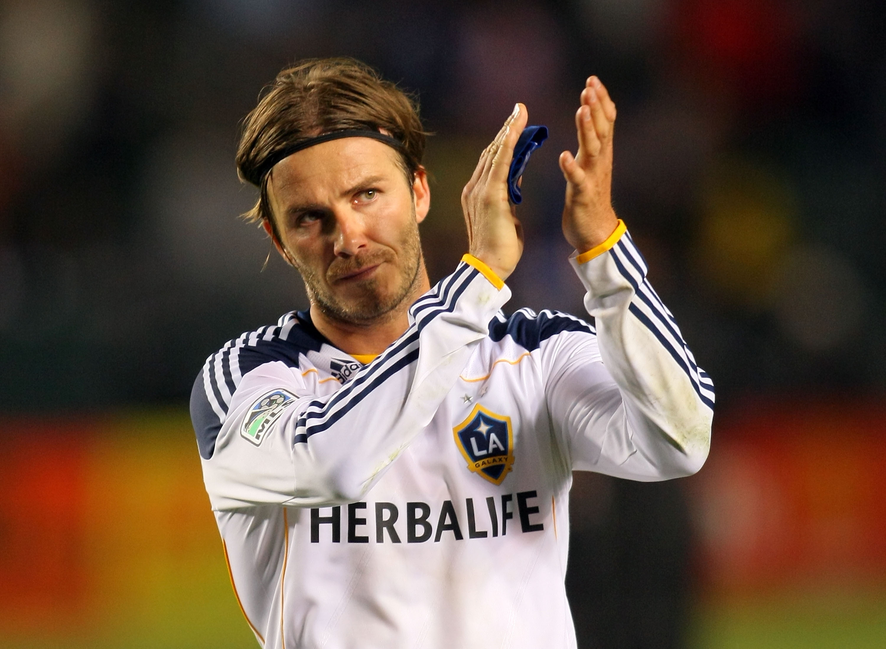 CARSON, CA - JUNE 03:  David Beckham #23 of the Los Angeles Galaxy applauds to the fans after their MLS match against D.C. United at The Home Depot Center on June 3, 2011 in Carson, California. United and the Galaxy played to a 0-0 draw.  (Photo by Victor