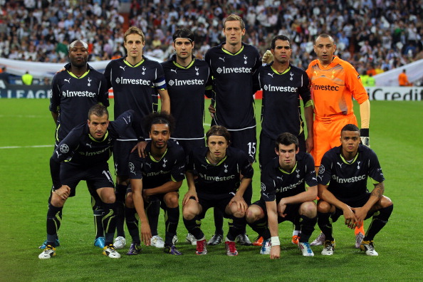 MADRID, SPAIN - APRIL 05: The Tottenham Hotspur team (L-R back row) William Gallas, Michael Dawson, Vedran Corluka, Peter Crouch, Raniere Sandro and Heurelho Gomes (L-R front row) Rafael Van der Vaart, Benoit Assou-Ekotto, Luka Modric, Gareth Bale and Je
