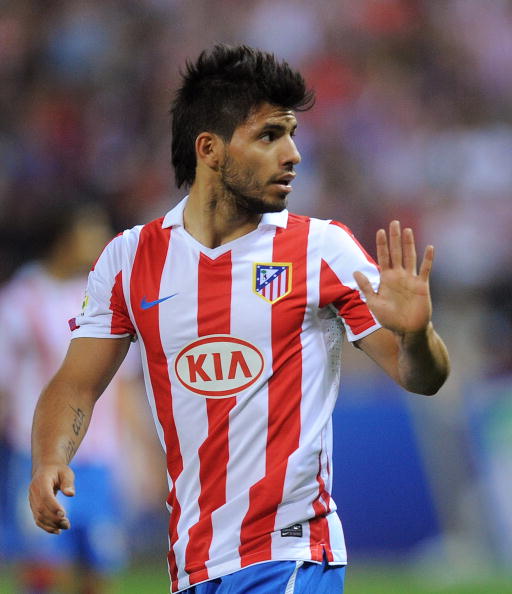 MADRID, SPAIN - SEPTEMBER 26: Sergio Aguero of Atletico Madrid signals to the bench during the La Liga match between Atletico Madrid and Real Zaragoza at the Vicente Calderon stadium on September 26, 2010 in Madrid, Spain. (Photo by Denis Doyle/Getty Ima