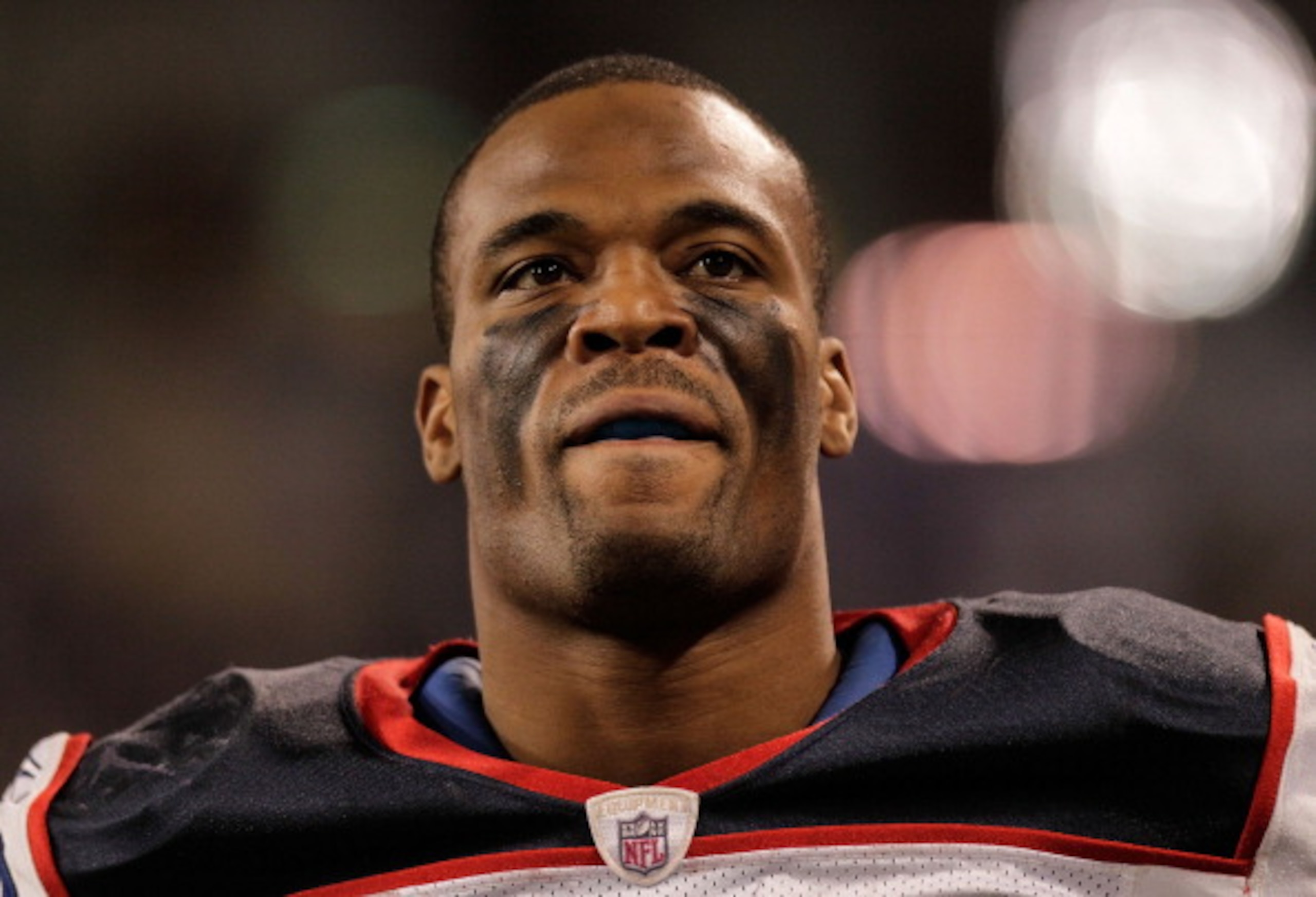 MINNEAPOLIS, MN - DECEMBER 05:  Fred Jackson #22 of the Buffalo Bills against the Minnesota Vikings at the Mall of America Field at the Hubert H. Humphrey Metrodome on December 5, 2010 in Minneapolis, Minnesota.  (Photo by Nick Laham/Getty Images)