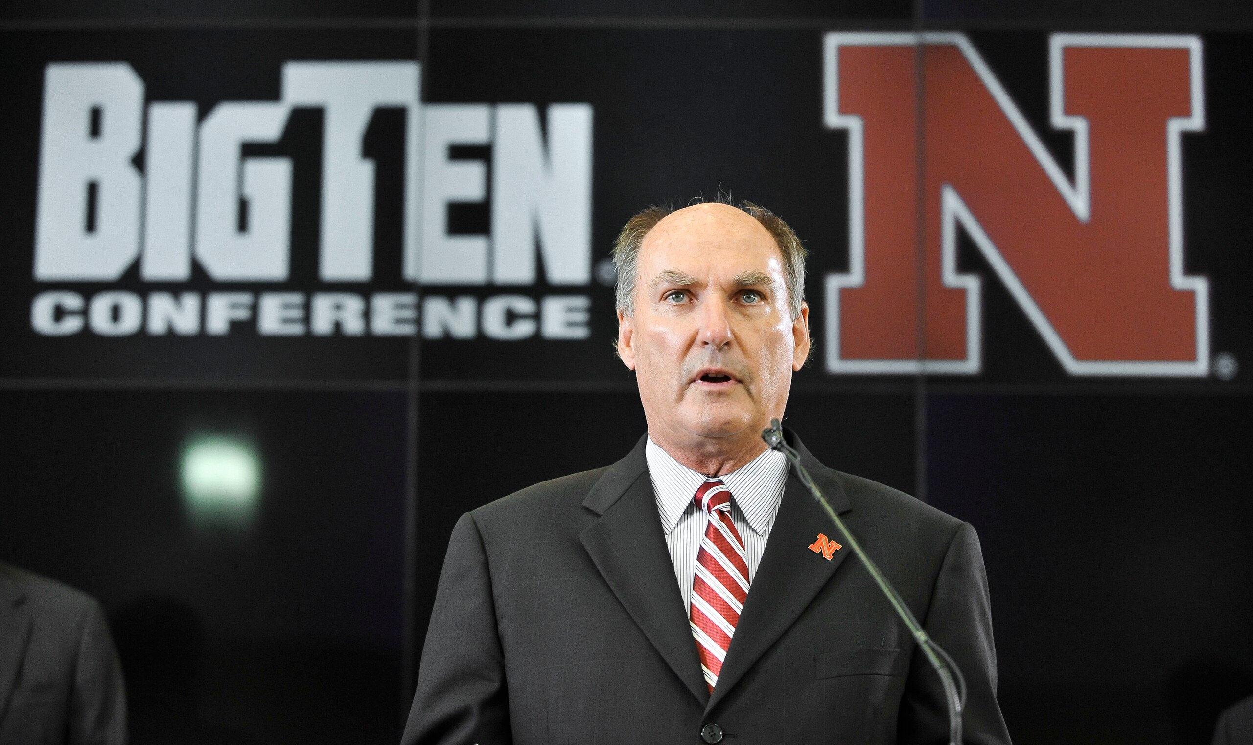 LINCOLN, NE - JUNE 11: Big Ten Conference Commissioner James Delany informs members of the media that the University of Nebraska has accepted an invitation to join the Big Ten Conference June 11, 2010 in Lincoln, Nebraska. The university will begin integ LINCOLN, NE - JUNE 11: Big Ten Conference Commissioner James Delany informs members of the media that the University of Nebraska has accepted an invitation to join the Big Ten Conference June 11, 2010 in Lincoln, Nebraska. The university will begin integ