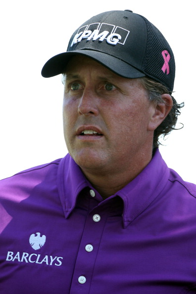 AUGUSTA, GA - APRIL 07:  Phil Mickelson walks to the first green during the first round of the 2011 Masters Tournament at Augusta National Golf Club on April 7, 2011 in Augusta, Georgia.  (Photo by Andrew Redington/Getty Images)