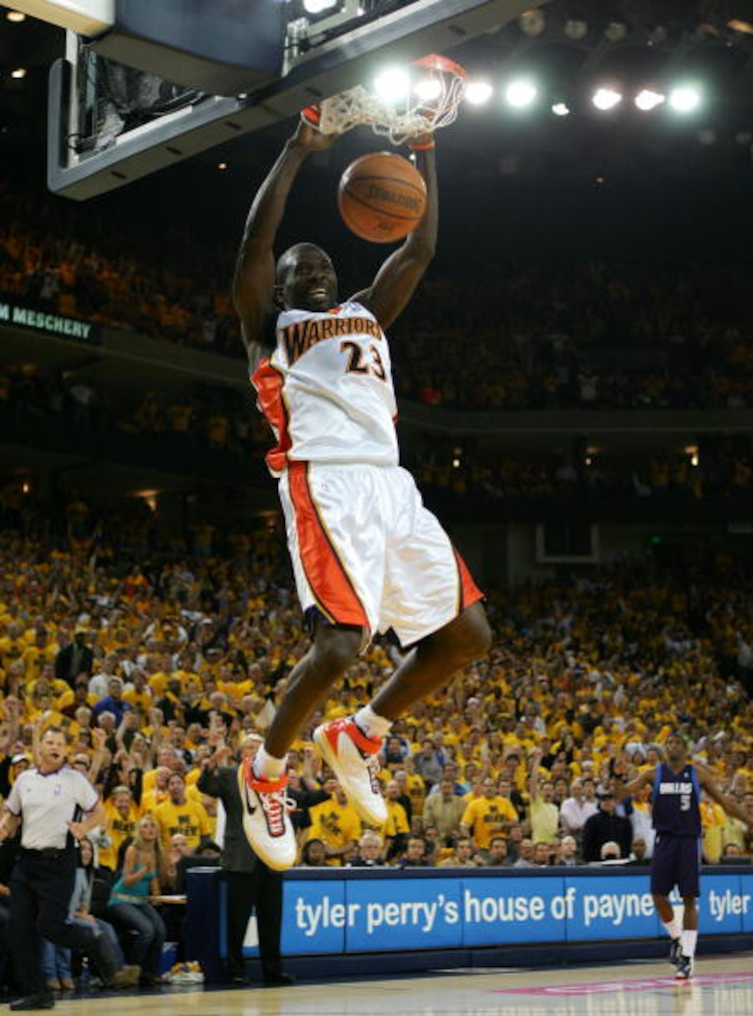 OAKLAND, CA - MAY 03: Jason Richardson #23 of the Golden State Warriors dunks the ball against the Dallas Mavericks in Game 6 of the Western Conference Quarterfinals during the 2007 NBA Playoffs on May 3, 2007 at Oracle Arena in Oakland, California. NOTE OAKLAND, CA - MAY 03: Jason Richardson #23 of the Golden State Warriors dunks the ball against the Dallas Mavericks in Game 6 of the Western Conference Quarterfinals during the 2007 NBA Playoffs on May 3, 2007 at Oracle Arena in Oakland, California. NOTE