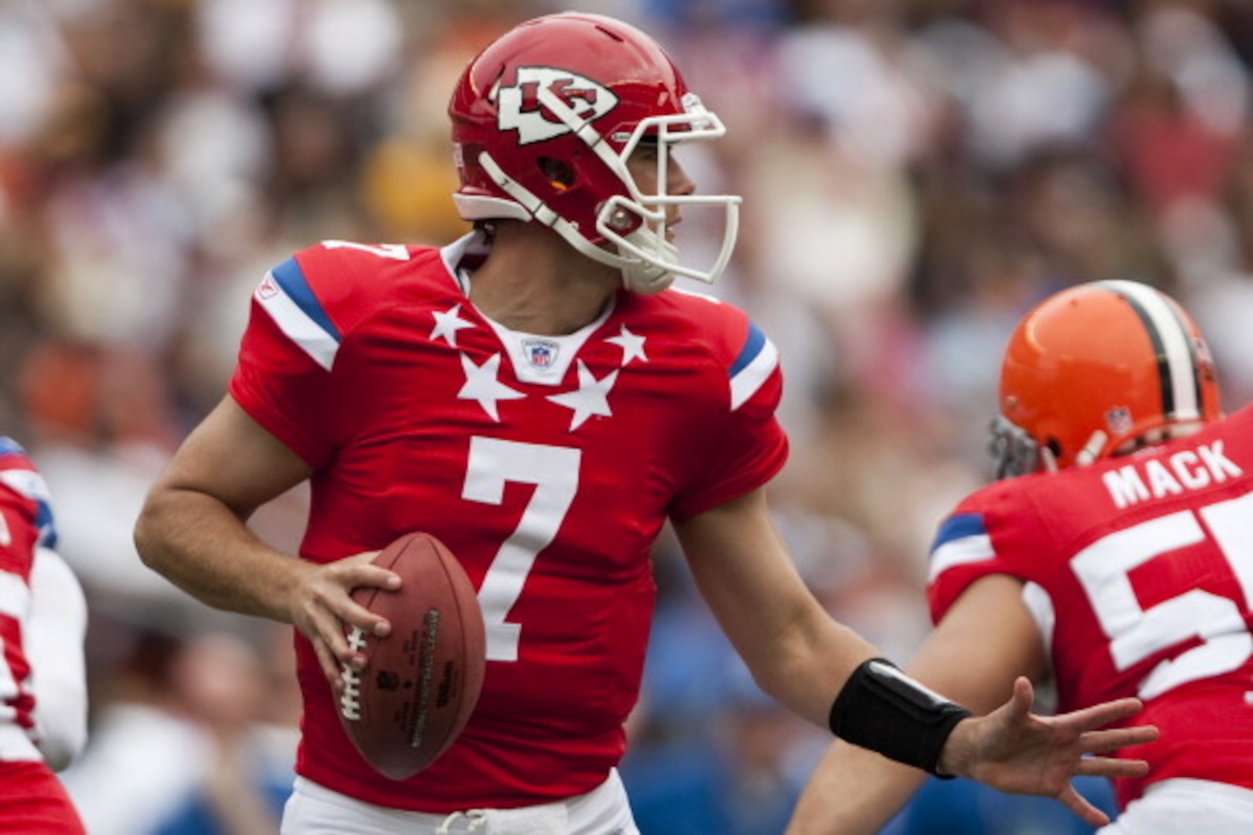 HONOLULU - JANUARY 30:  Matt Cassel, #7 of the Kansas City Chiefs, passes against the NFC during the 2011 NFL Pro Bowl at Aloha Stadium on January 30, 2011 in Honolulu, Hawaii.  (Photo by Kent Nishimura/Getty Images)