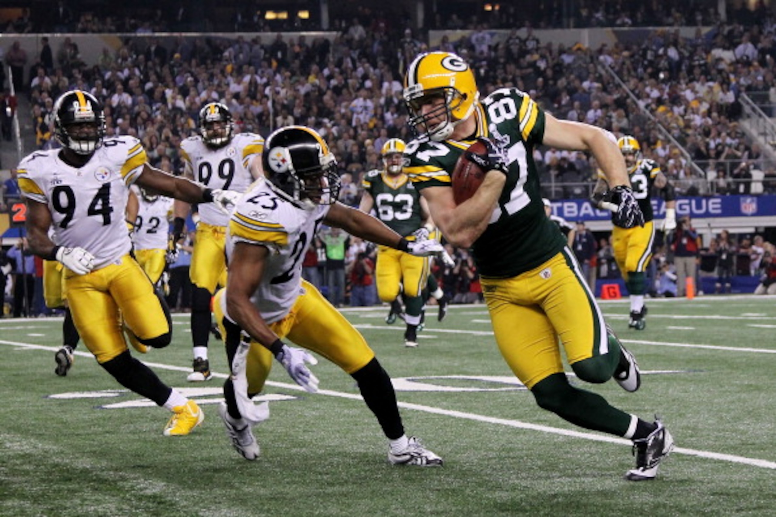 ARLINGTON, TX - FEBRUARY 06: Jordy Nelson #87 of the Green Bay Packers runs down field against the Pittsburgh Steelers during the third quarter of Super Bowl XLV at Cowboys Stadium on February 6, 2011 in Arlington, Texas. (Photo by Doug Pensinger/Getty ARLINGTON, TX - FEBRUARY 06: Jordy Nelson #87 of the Green Bay Packers runs down field against the Pittsburgh Steelers during the third quarter of Super Bowl XLV at Cowboys Stadium on February 6, 2011 in Arlington, Texas. (Photo by Doug Pensinger/Getty