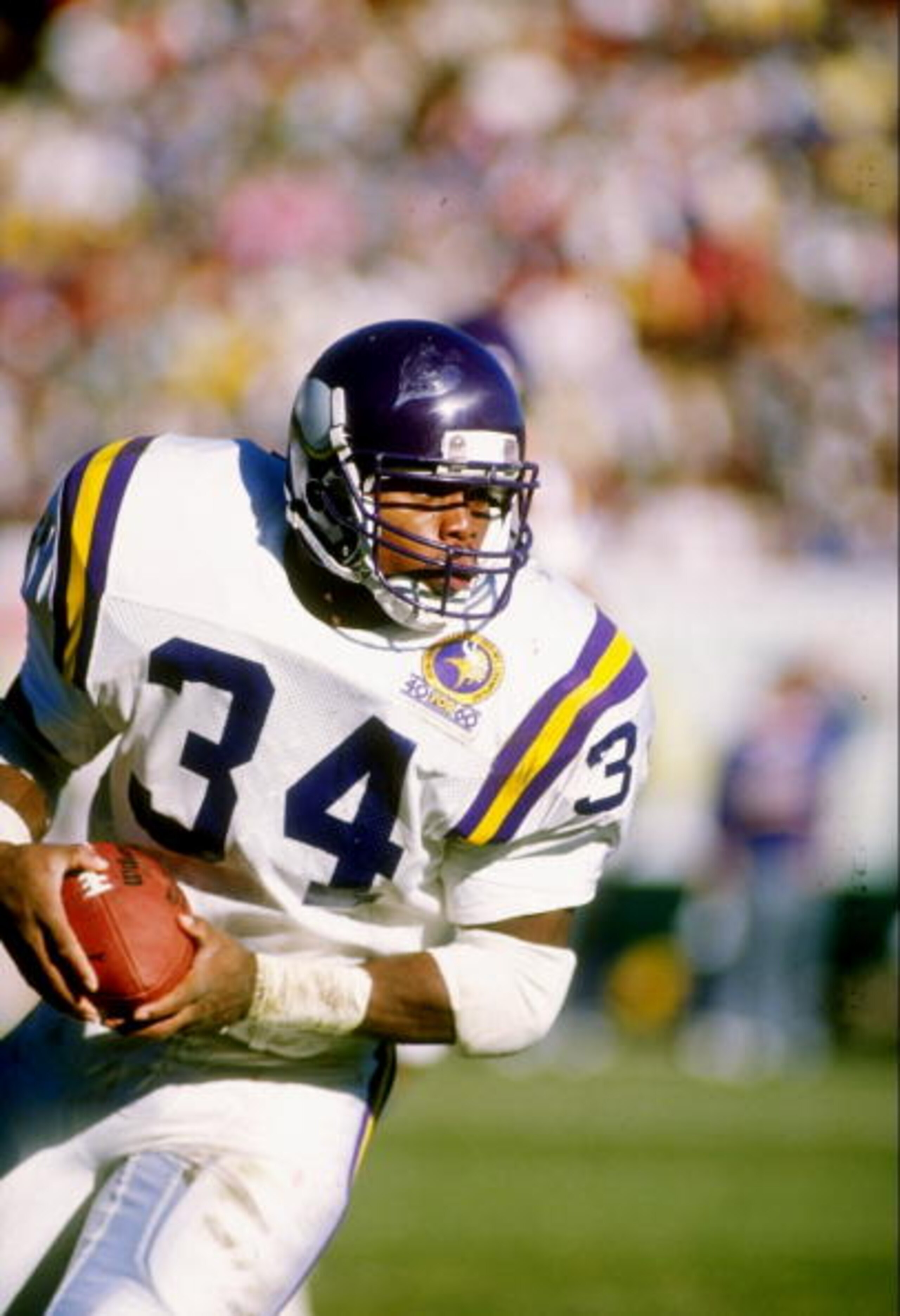 26 Nov 1989:  Running back Herschel Walker of the Minessota Vikings runs with the ball during a game against the Green Bay Packers at Lambeau Field in Green Bay, Wisconsin.  The Packers won the game 20-19. Mandatory Credit: Jonathan Daniel  /Allsport