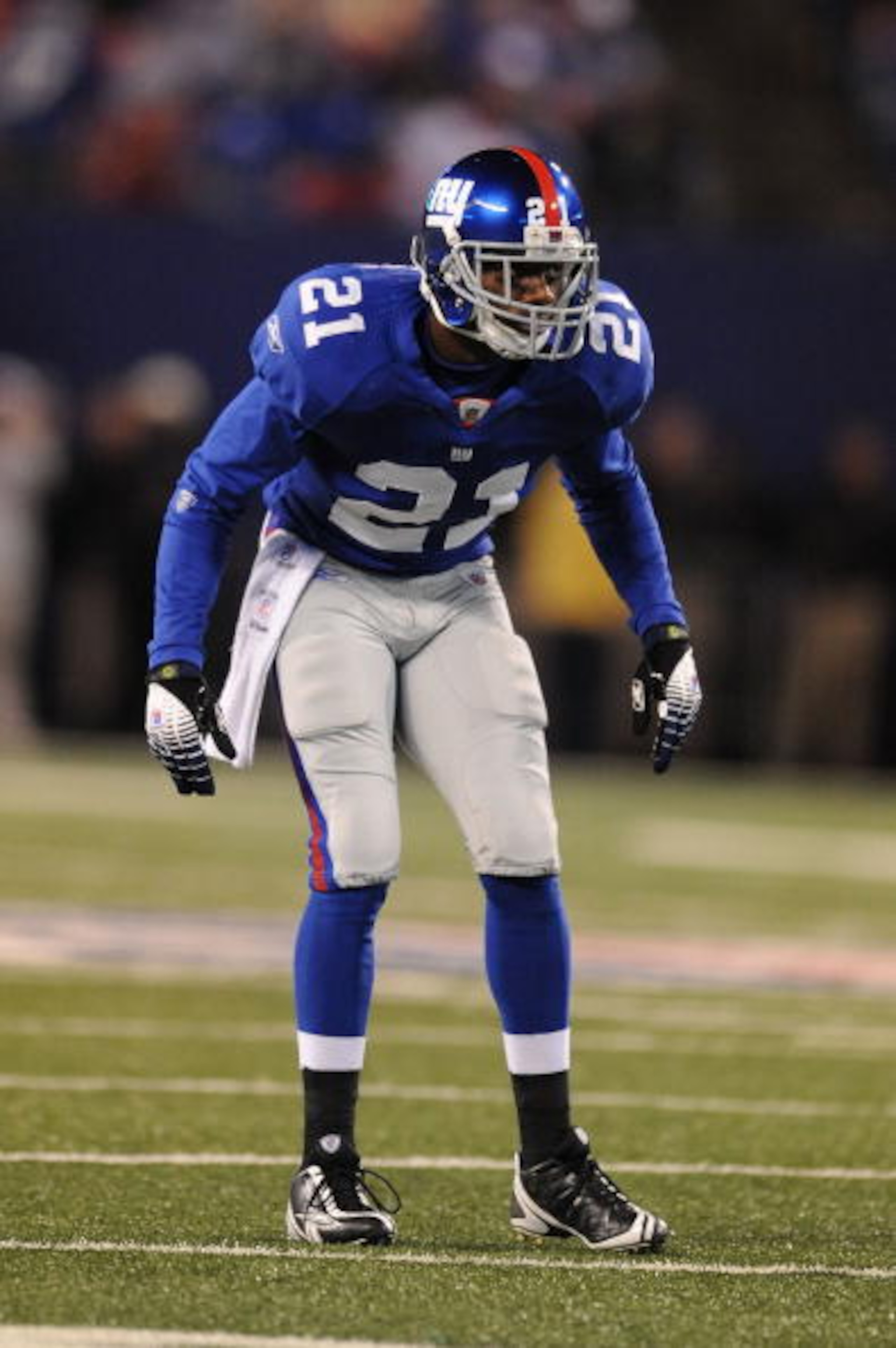 EAST RUTHERFORD, NJ - NOVEMBER 02: Kenny Phillips #21 of the New York Giants in action against the Dallas Cowboys during their game on November 2, 2008 at Giants Stadium in East Rutherford, New Jersey.  (Photo by Al Bello/Getty Images)