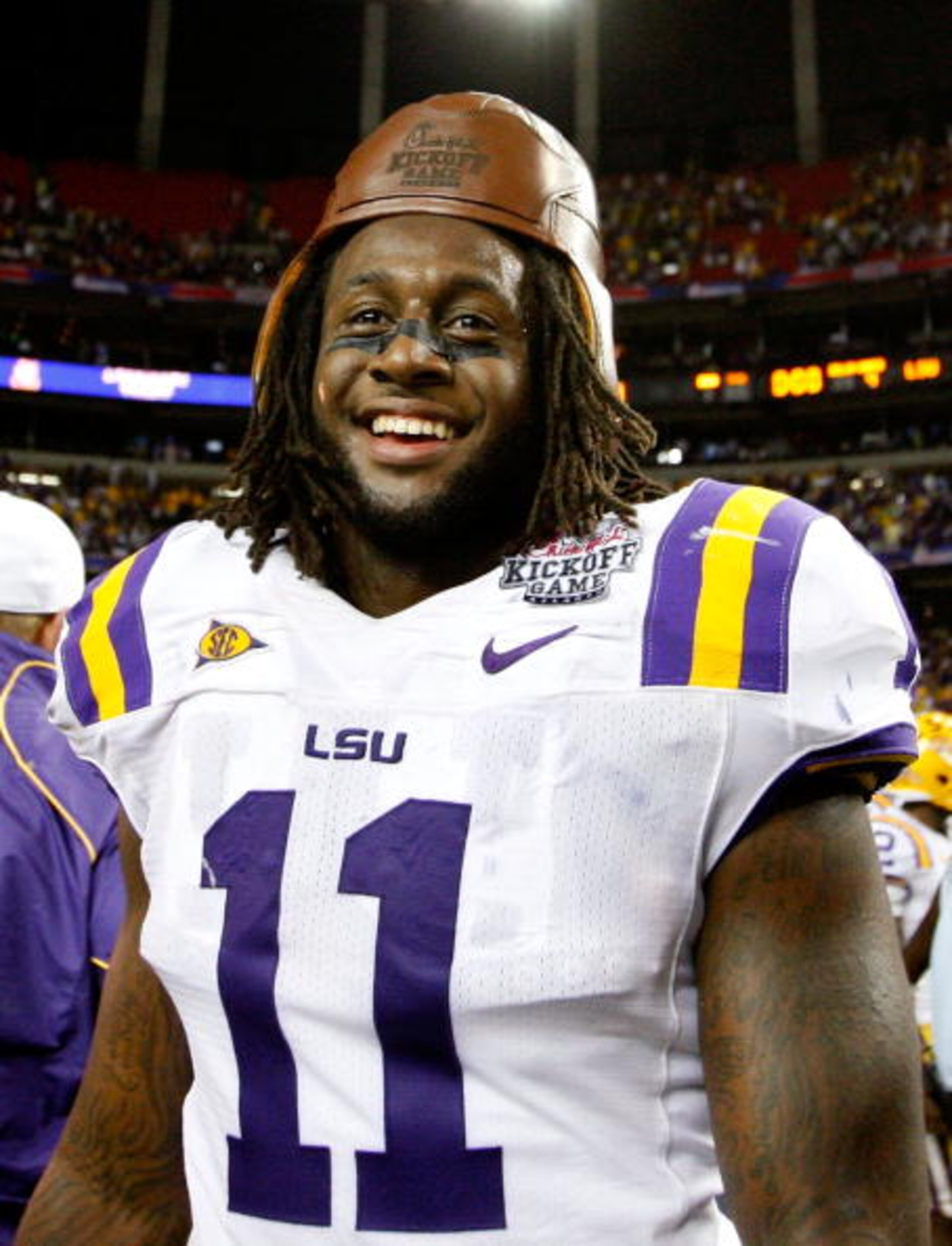 ATLANTA - SEPTEMBER 04:  Kelvin Sheppard #11 of the LSU Tigers against the North Carolina Tar Heels during the Chick-fil-A Kickoff Game at Georgia Dome on September 4, 2010 in Atlanta, Georgia.  (Photo by Kevin C. Cox/Getty Images)