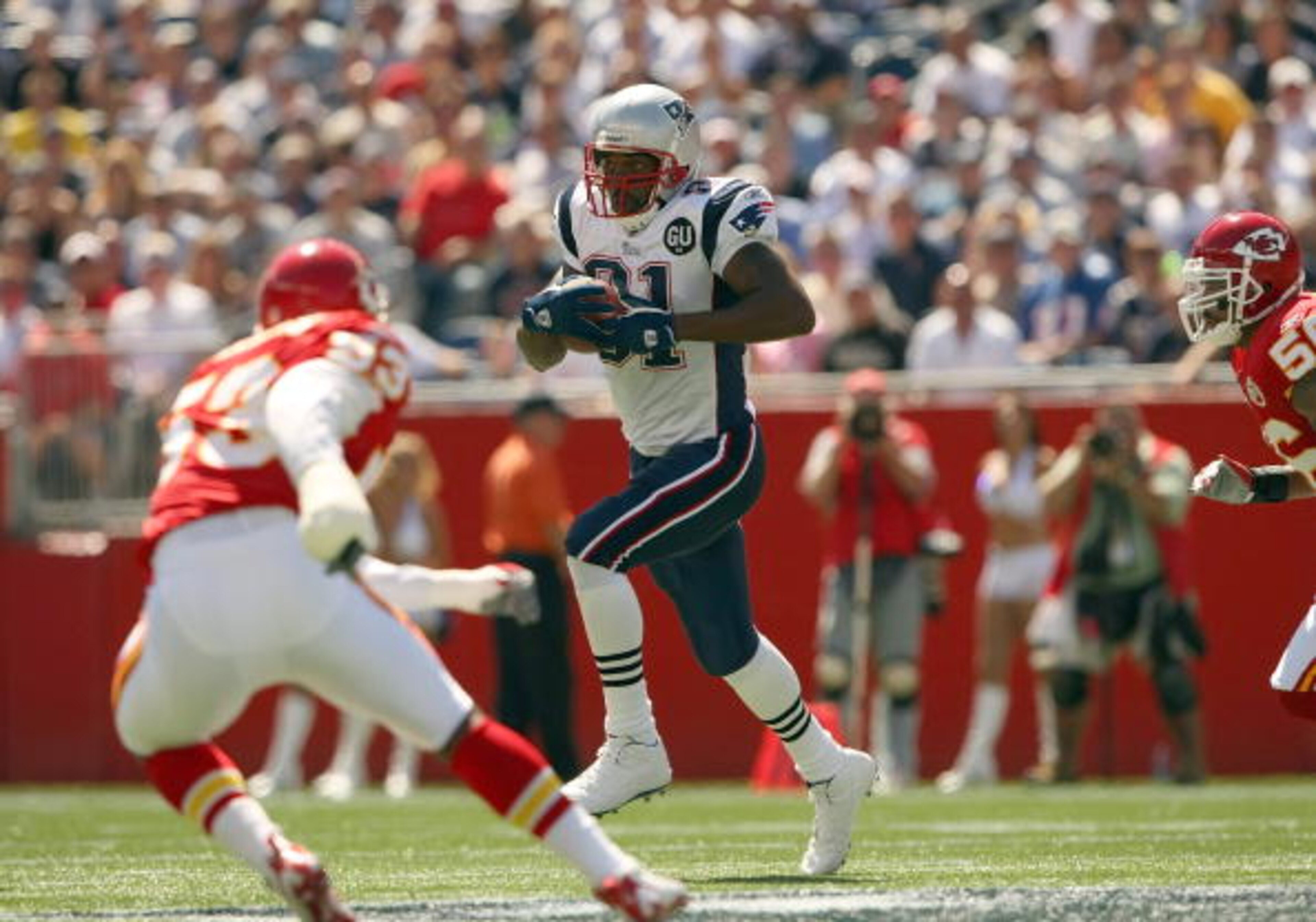 FOXBORO, MA - SEPTEMBER 7:  Wide receiver Randy Moss #81 of the New England Patriots during their NFL game against the Kansas City Chiefs on September 7, 2008 at Gillette Stadium in Foxboro, Massachusetts. The Patriots defeated the Chiefs 17-10. (Photo by