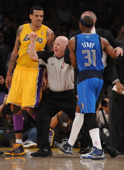 LOS ANGELES, CA - MARCH 31:  Matt Barnes #9 of the Los Angeles Lakers exchange words with Jason Terry #31 of the Dallas Mavericks at Staples Center on March 31, 2011 in Los Angeles, California.  Barnes and Terry were ejectd from the game.  NOTE TO USER: U