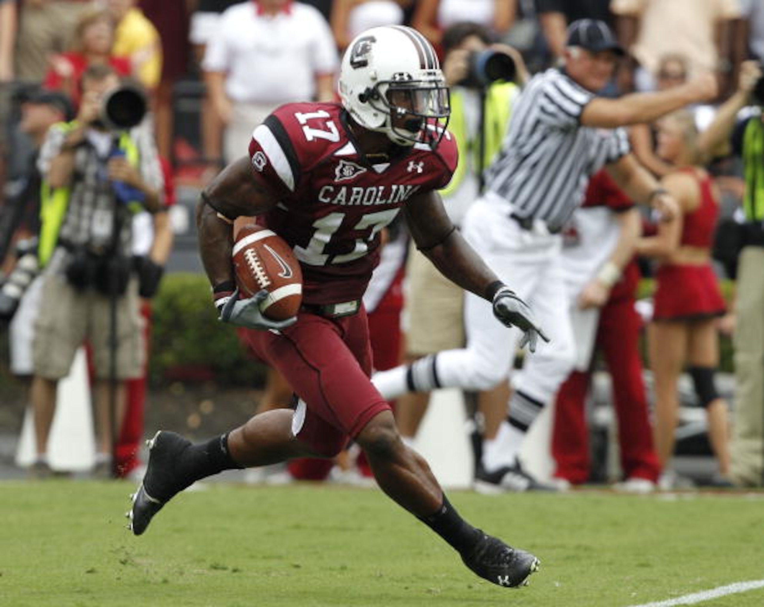 COLUMBIA, SC - SEPTEMBER 11:  Kick returner Chris Culliver #17 of the South Carolina Gamecocks runs with the ball during the game against the Georgia Bulldogs at Williams-Brice Stadium on September 11, 2010 in Columbia, South Carolina.  (Photo by Mike Zar
