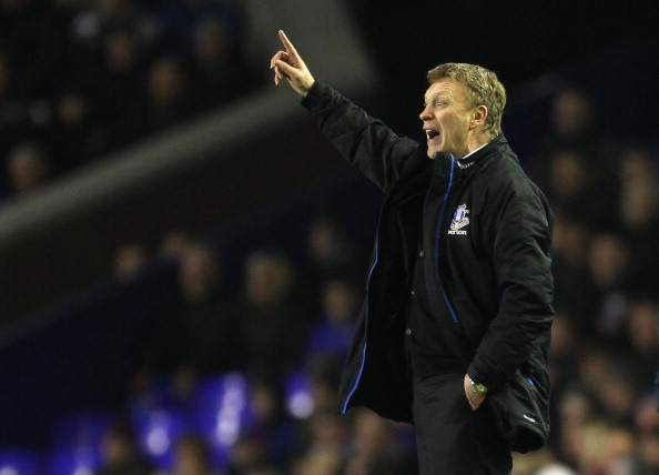 LIVERPOOL, ENGLAND - MARCH 01:  David Moyes the manager of Everton gives instructions to his players during the FA Cup 5th round match sponsored by E.on between Everton and Reading at Goodison Park on March 1, 2011 in Liverpool, United Kingdom.  (Photo by