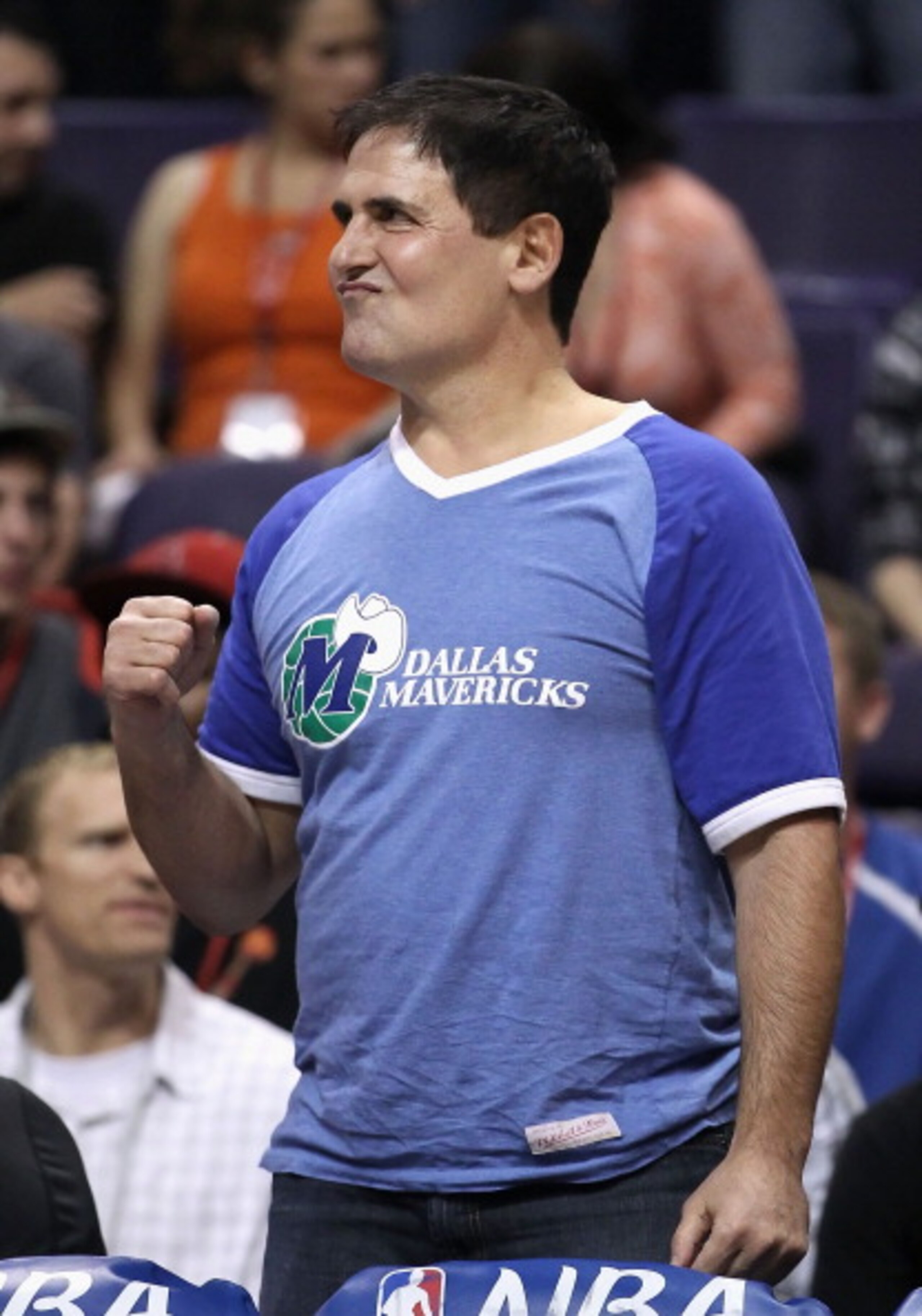 PHOENIX, AZ - MARCH 27:  Owner Mark Cuban of the Dallas Mavericks reacts during the NBA game against the Phoenix Suns at US Airways Center on March 27, 2011 in Phoenix, Arizona. The Mavericks defeated the Suns 91-83. NOTE TO USER: User expressly acknowled