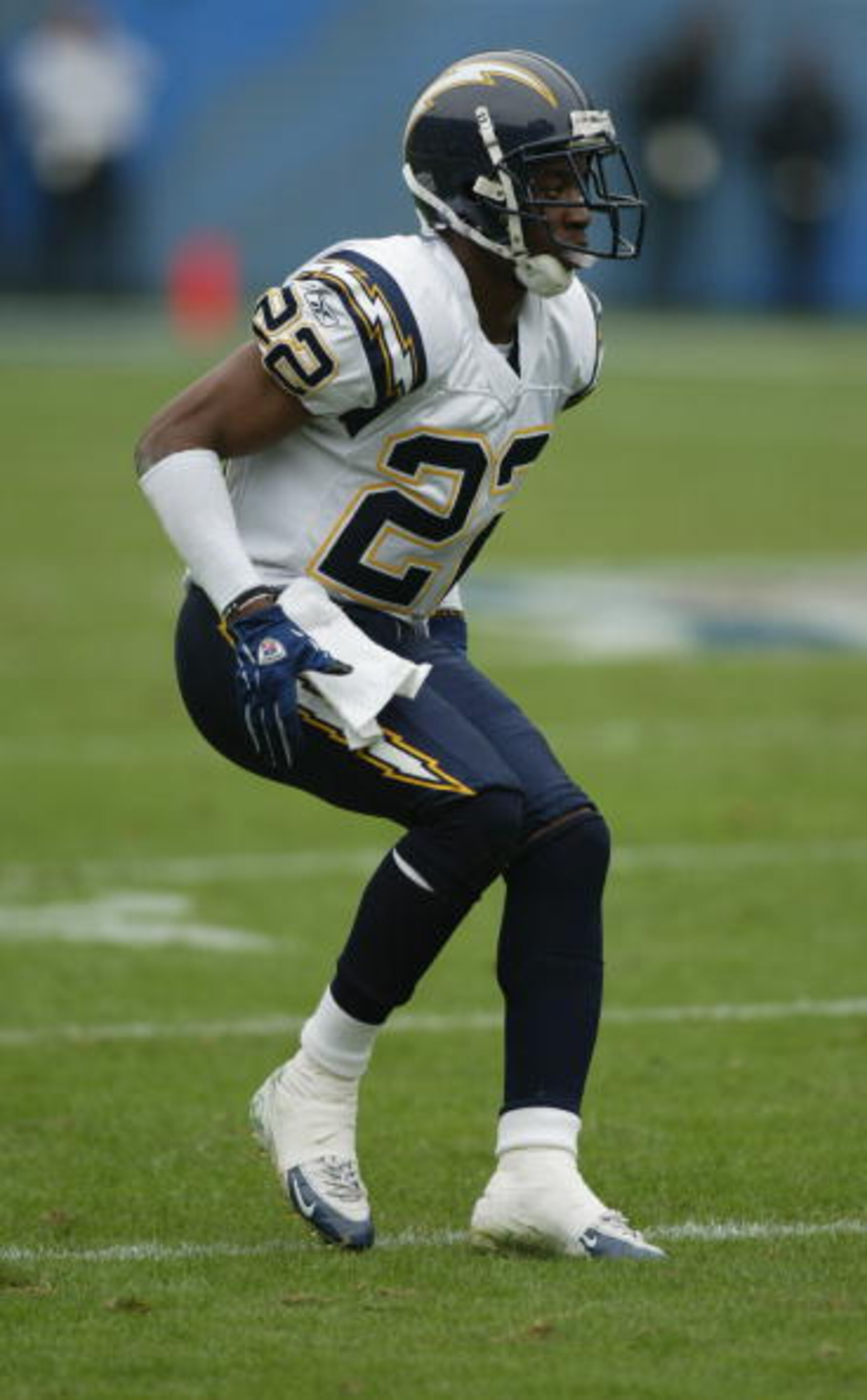 CHARLOTTE, NC - OCTOBER 24: Sammy Davis #22 of the San Diego Chargers defends against the Carolina Panthers during their game on October 24, 2004 at Bank of America Stadium in Charlotte, North Carolina. The Chargers defeated the Panthers 17-6. (Photo by CHARLOTTE, NC - OCTOBER 24: Sammy Davis #22 of the San Diego Chargers defends against the Carolina Panthers during their game on October 24, 2004 at Bank of America Stadium in Charlotte, North Carolina. The Chargers defeated the Panthers 17-6. (Photo by