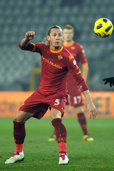 TURIN, ITALY - JANUARY 27:  Philippe Mexes of AS Roma competes during the Tim Cup match between Juventus FC and AS Roma at Olimpico Stadium on January 27, 2011 in Turin, Italy.  (Photo by Valerio Pennicino/Getty Images)