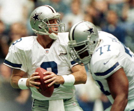 Dallas Cowboys - Troy Aikman inducted into the Ring of Honor at Texas  Stadium. Aikman was the #1 pick of the 1989 draft and became one of the  best quarterbacks in franchise