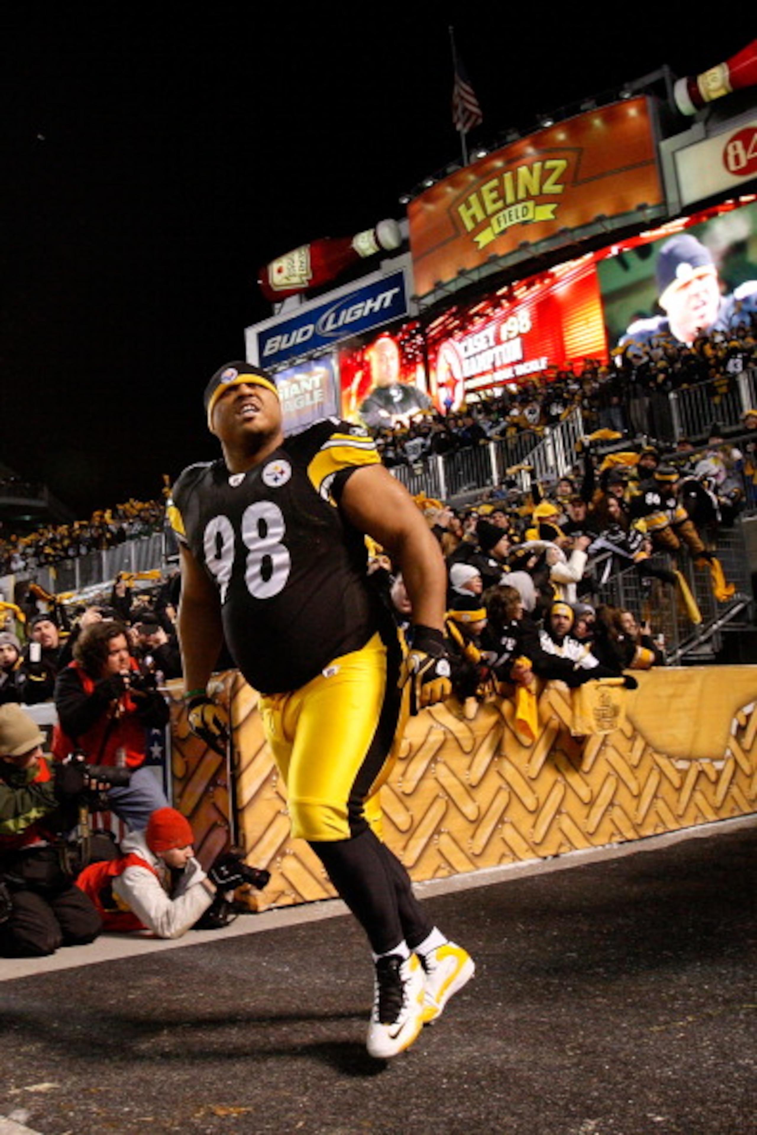 PITTSBURGH, PA - JANUARY 23:  Casey Hampton #98 of the Pittsburgh Steelers runs onto the field prior to their 2011 AFC Championship game against the New York Jets at Heinz Field on January 23, 2011 in Pittsburgh, Pennsylvania.  (Photo by Ronald Martinez/G
