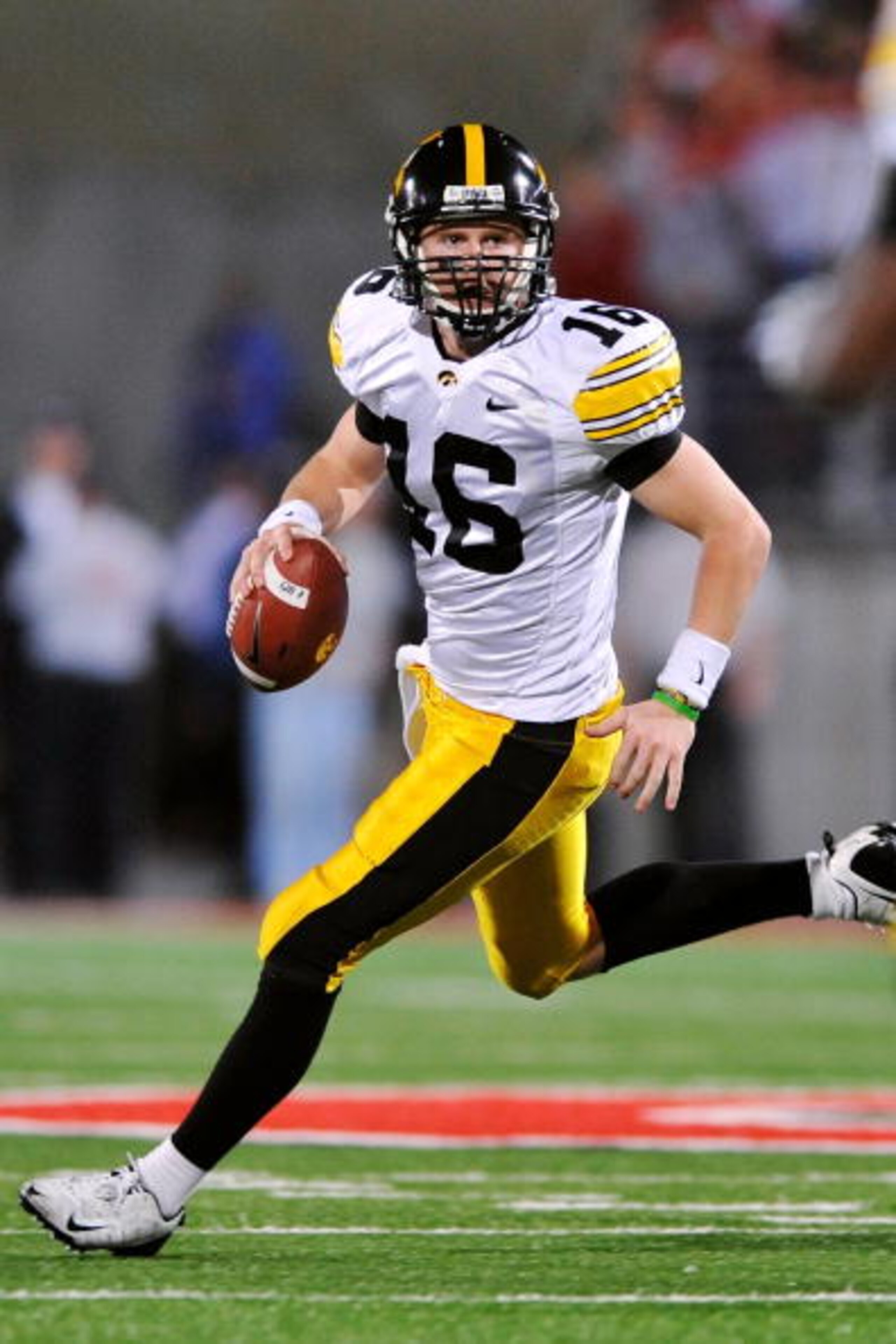 COLUMBUS, OH - NOVEMBER 14: Quarterback James Vandenberg #16 of the Iowa Hawkeyes gets ready to pass against the Ohio State Buckeyes at Ohio Stadium on November 14, 2009 in Columbus, Ohio. (Photo by Jamie Sabau/Getty Images) COLUMBUS, OH - NOVEMBER 14: Quarterback James Vandenberg #16 of the Iowa Hawkeyes gets ready to pass against the Ohio State Buckeyes at Ohio Stadium on November 14, 2009 in Columbus, Ohio. (Photo by Jamie Sabau/Getty Images)