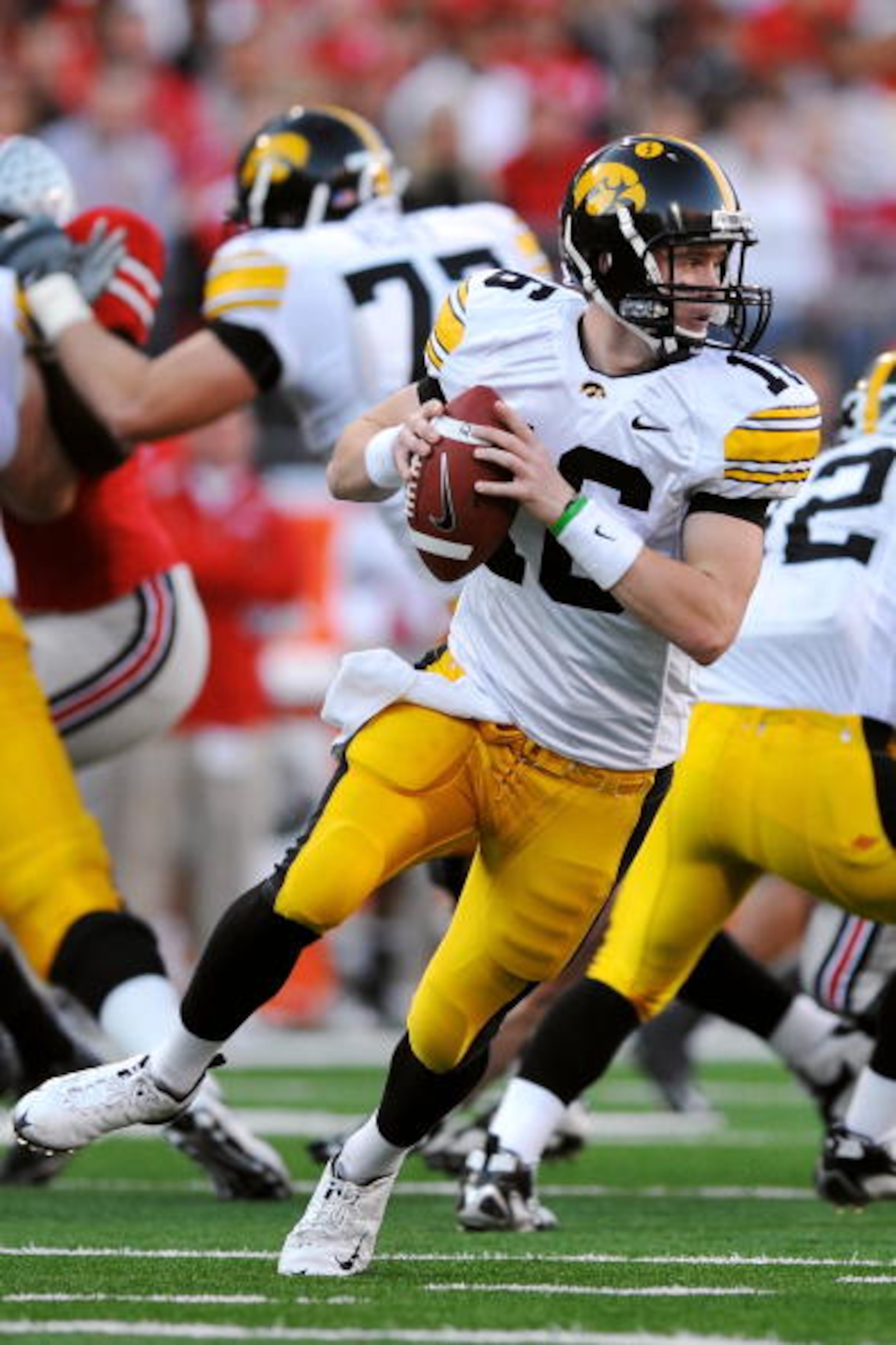 COLUMBUS, OH - NOVEMBER 14: Quarterback James Vandenberg #16 of the Iowa Hawkeyes gets ready to pass against the Ohio State Buckeyes at Ohio Stadium on November 14, 2009 in Columbus, Ohio. (Photo by Jamie Sabau/Getty Images) COLUMBUS, OH - NOVEMBER 14: Quarterback James Vandenberg #16 of the Iowa Hawkeyes gets ready to pass against the Ohio State Buckeyes at Ohio Stadium on November 14, 2009 in Columbus, Ohio. (Photo by Jamie Sabau/Getty Images)
