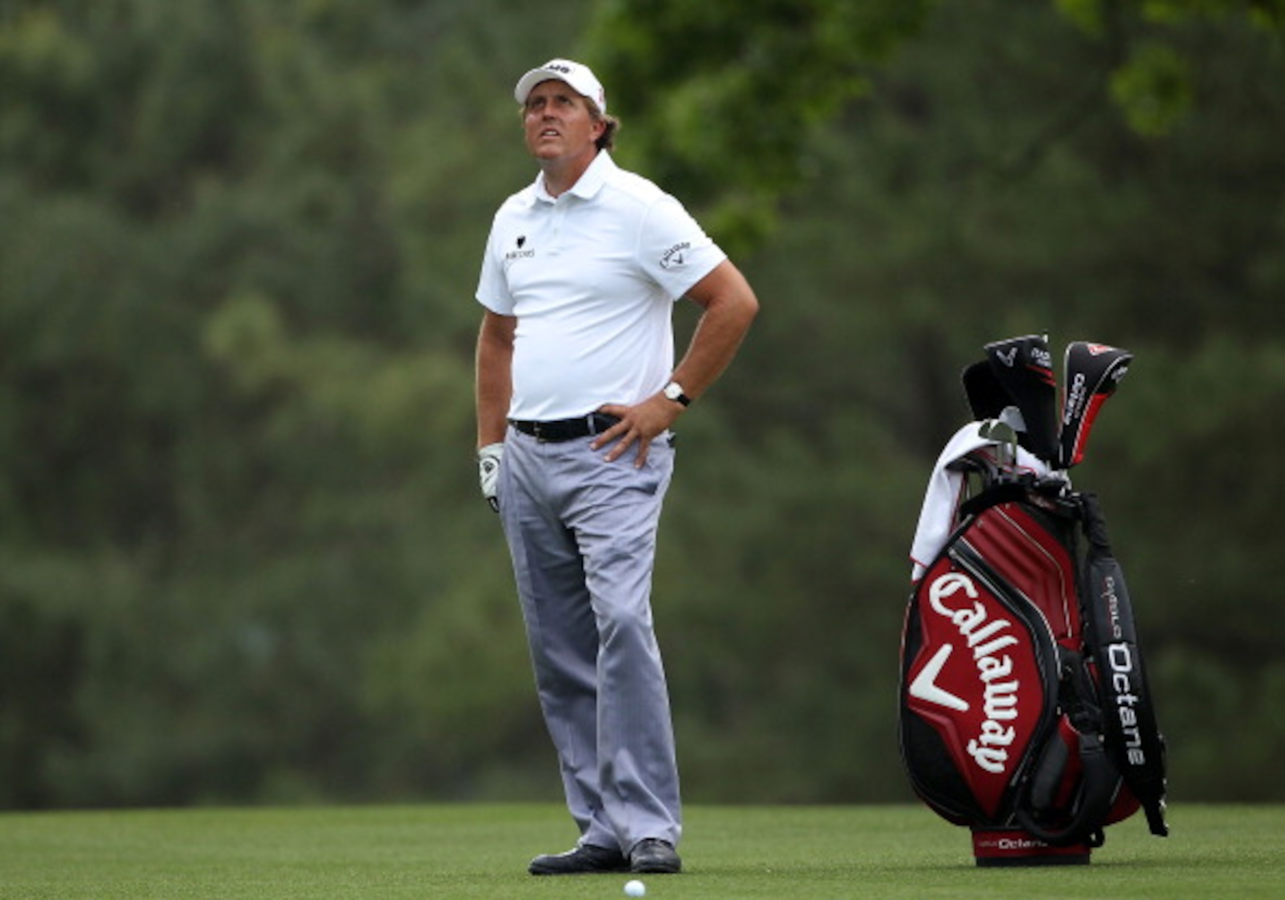 AUGUSTA, GA - APRIL 09:  Phil Mickelson waits to play his approach shot on the first hole during the third round of the 2011 Masters Tournament at Augusta National Golf Club on April 9, 2011 in Augusta, Georgia.  (Photo by Andrew Redington/Getty Images)