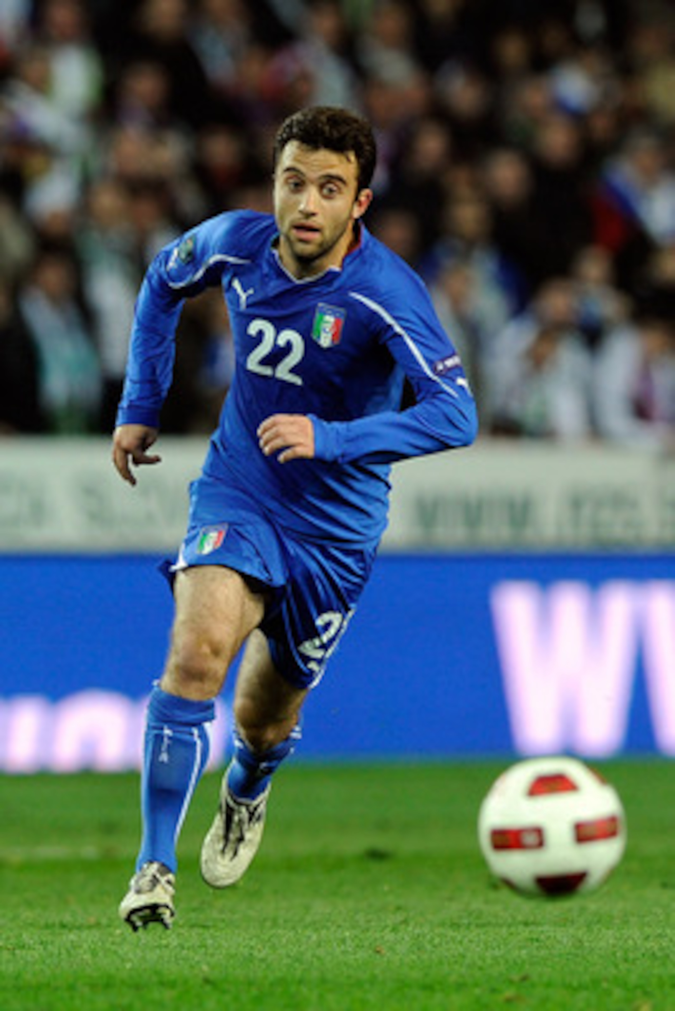 LJUBLJANA, SLOVENIA - MARCH 25:  Giuseppe Rossi of Italy competes for the ball during the UEFA EURO 2012 qualifier between Slovenia and Italy on March 25, 2011 in Ljubljana, Slovenia.  (Photo by Claudio Villa/Getty Images)