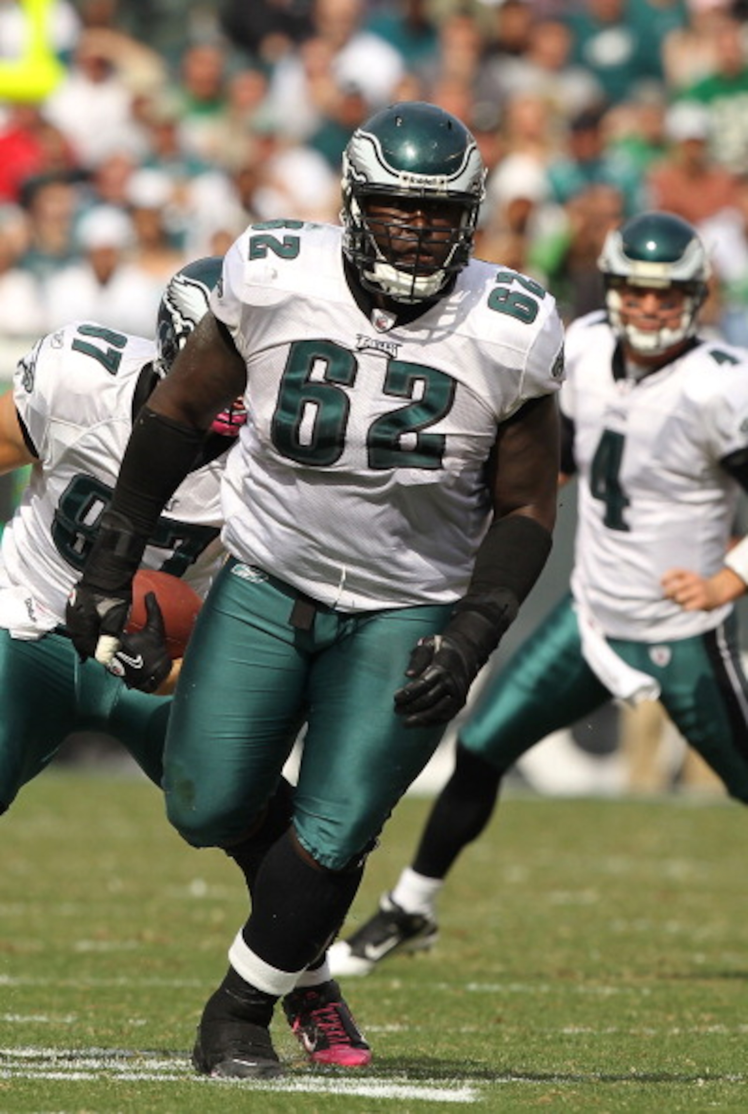 PHILADELPHIA - OCTOBER 17:  Max Jean Gilles #62 of the Philadelphia Eagles of the Atlanta Falcons during their game at Lincoln Financial Field on October 17, 2010 in Philadelphia, Pennsylvania.  (Photo by Al Bello/Getty Images)