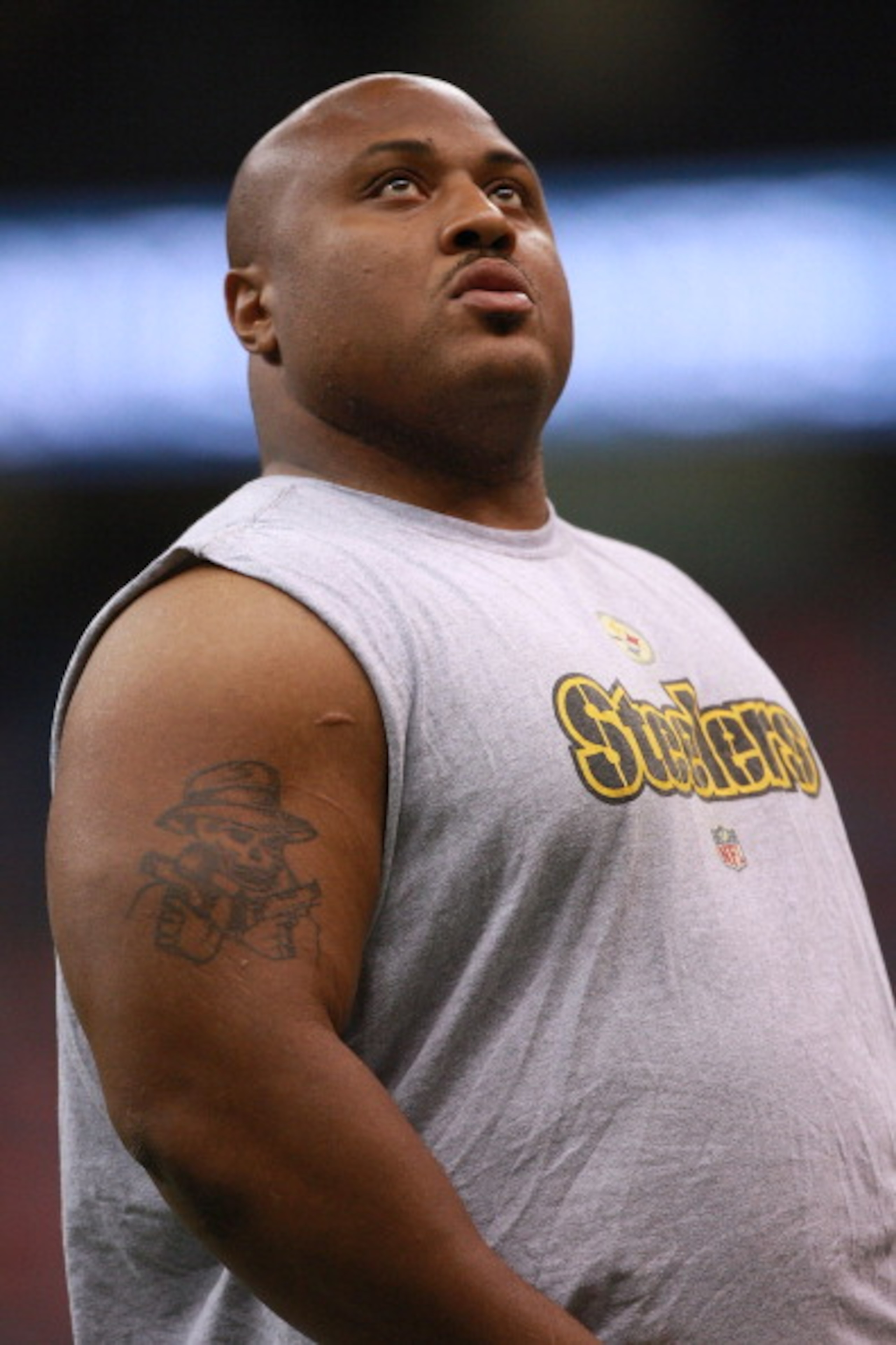 NEW ORLEANS - OCTOBER 31:  Casey Hampton #98 of the Pittsburgh Steelers warms up before their game against the New Orleans Saints at Louisiana Superdome on October 31, 2010 in New Orleans, Louisiana.  (Photo by Karl Walter/Getty Images)
