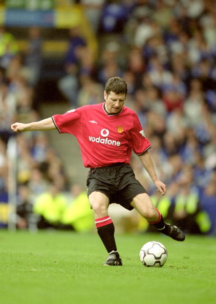 16 Sep 2000:  Denis Irwin of Manchester United in action during the FA Carling Premiership match against Everton at Goodison Park in Liverpool, England.  Manchester United won the match 3-1. \ Mandatory Credit: Mark Thompson /Allsport