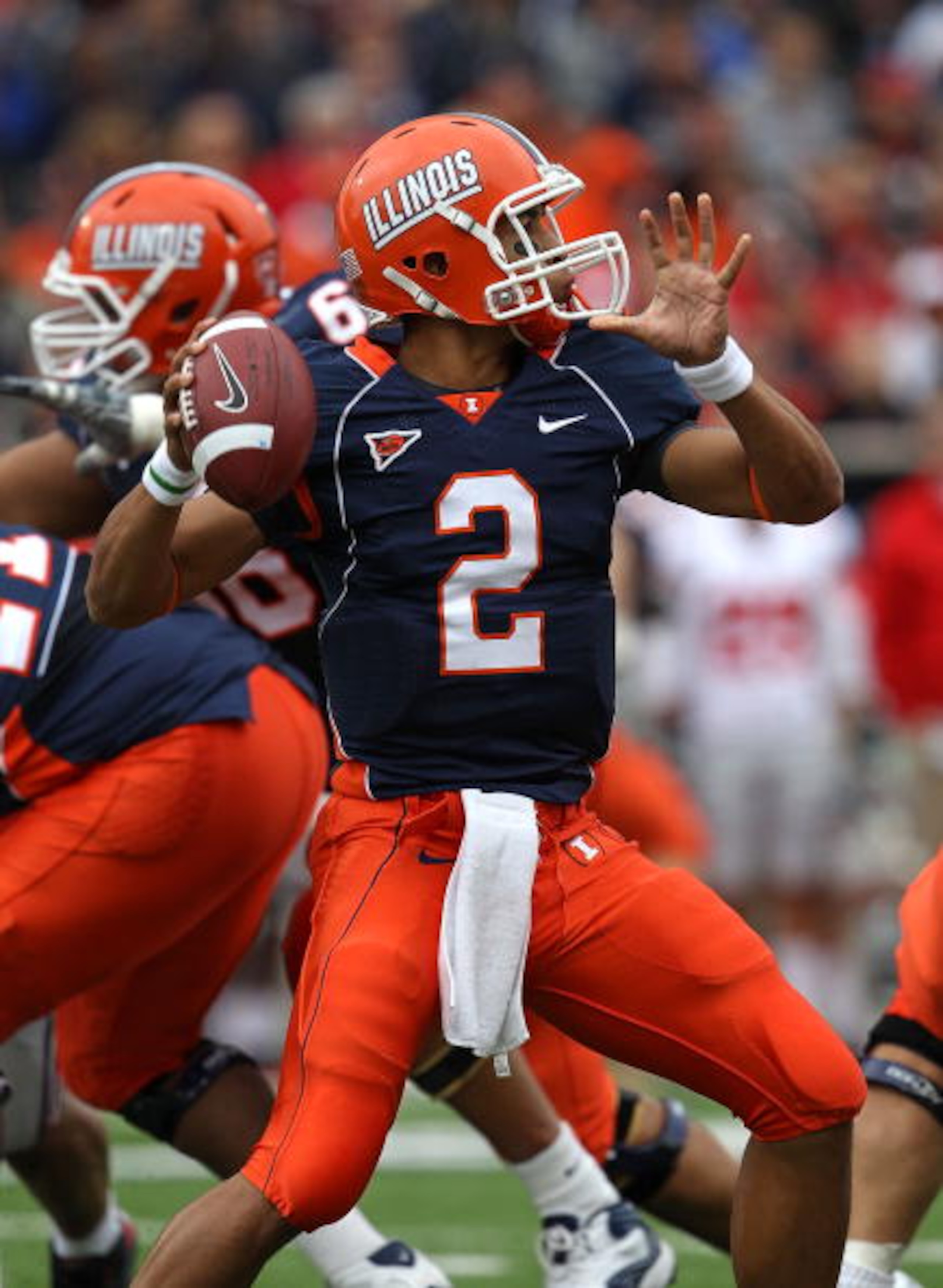 CHAMPAIGN, IL - OCTOBER 02: Nathan Scheelhaase #2 of the Illinois Fighting Illini passes the ball against the Ohio State Buckeyes at Memorial Stadium on October 2, 2010 in Champaign, Illinois. Ohio State defeated Illinois 24-13. (Photo by Jonathan Daniel/