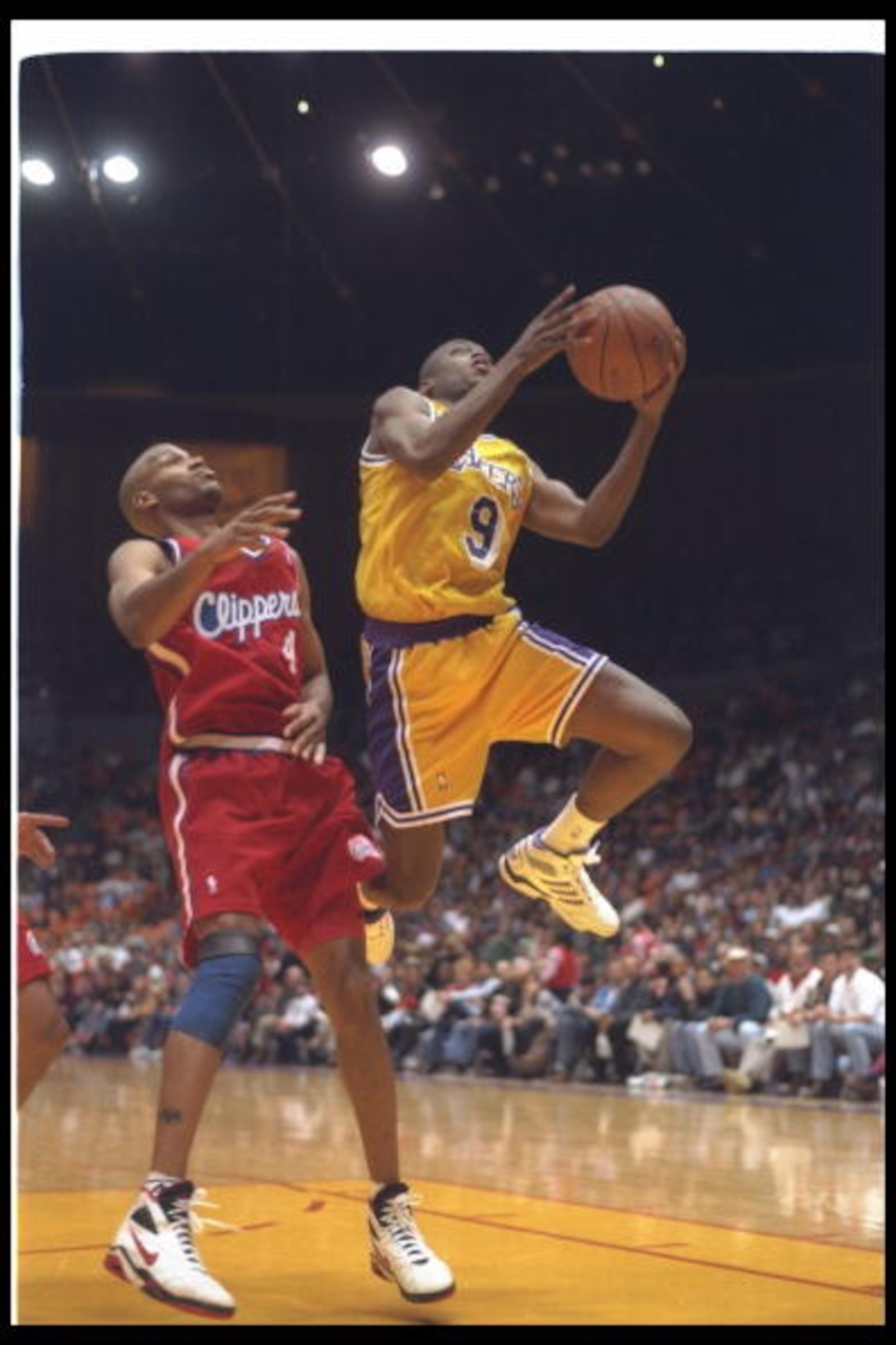 7 Jan 1994: Guard Nick Van Exel of the Los Angeles Lakers goes up for two during a game against the Los Angeles Clippers at the Great Western Forum in Inglewood, California. The Lakers won the game, 111-108.