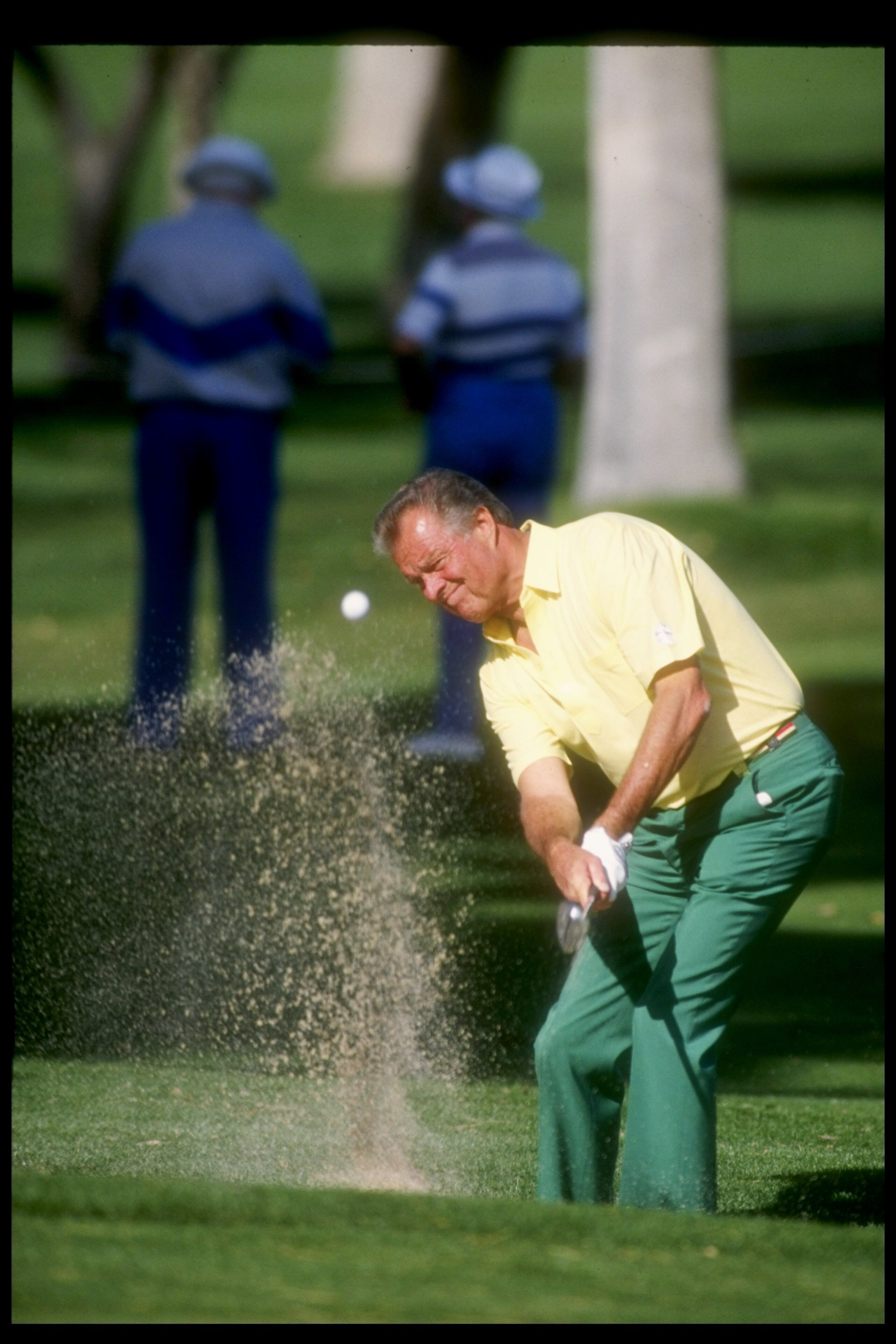 16 Jan 1992:  Don Drysdale putts the ball during the Bob Hope Chrysler Classic in La Quinta, California. Mandatory Credit: Stephen Dunn  /Allsport