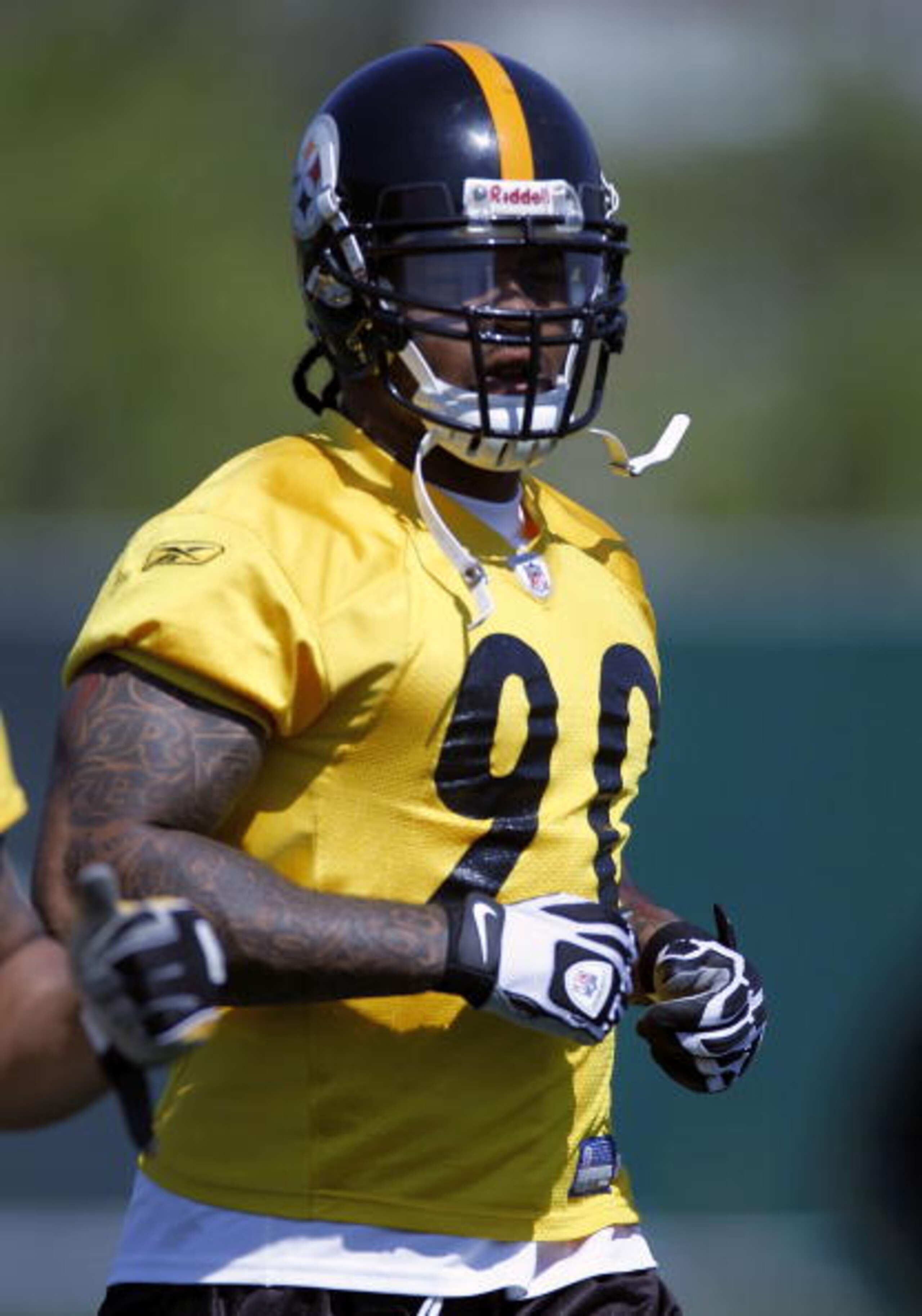 PITTSBURGH - APRIL 30: Thaddeus Gibson #90 of the Pittsburgh Steelers gets ready to run a drill during mini camp at the Pittsburgh Steelers Training Facility on April 30, 2010 in Pittsburgh, Pennsylvania. (Photo by Gregory Shamus/Getty Images) PITTSBURGH - APRIL 30: Thaddeus Gibson #90 of the Pittsburgh Steelers gets ready to run a drill during mini camp at the Pittsburgh Steelers Training Facility on April 30, 2010 in Pittsburgh, Pennsylvania. (Photo by Gregory Shamus/Getty Images)