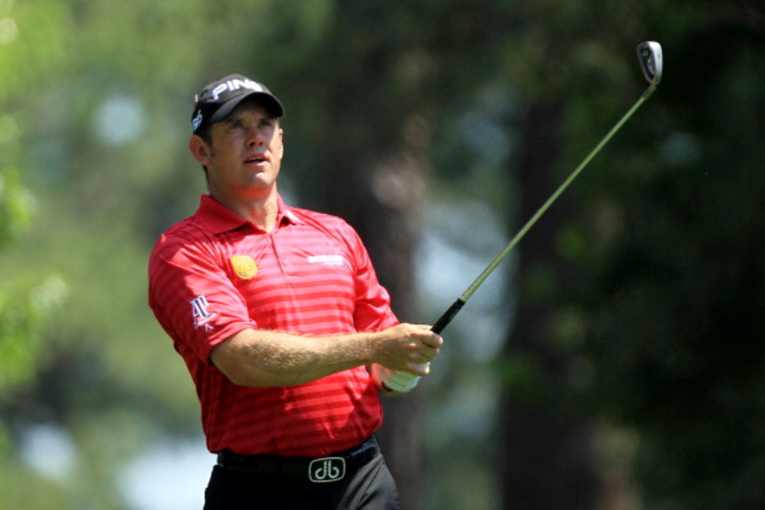 AUGUSTA, GA - APRIL 10:  Lee Westwood of England watches his tee shot on the fourth hole during the final round of the 2011 Masters Tournament on April 10, 2011 in Augusta, Georgia.  (Photo by David Cannon/Getty Images)