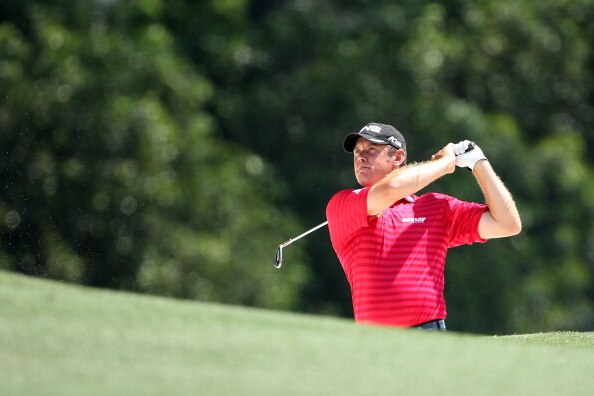 AUGUSTA, GA - APRIL 10:  Lee Westwood of England watches his approach shot on the first hole during the final round of the 2011 Masters Tournament at Augusta National Golf Club on April 10, 2011 in Augusta, Georgia.  (Photo by Andrew Redington/Getty Image