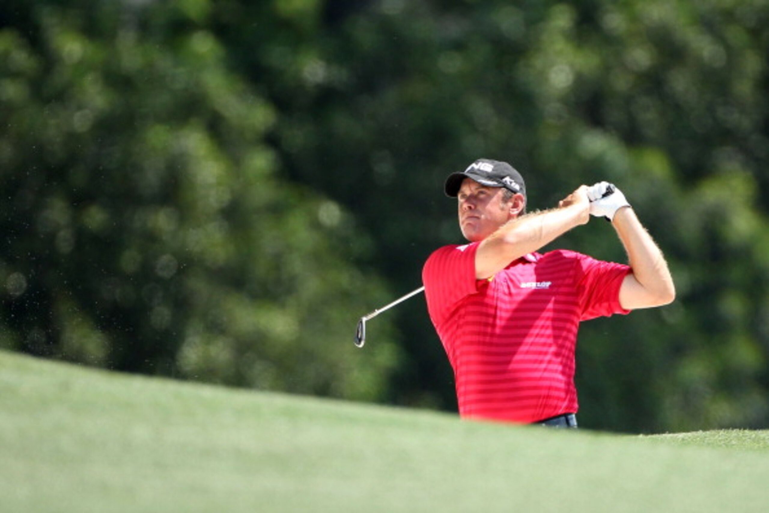 AUGUSTA, GA - APRIL 10: Lee Westwood of England watches his approach shot on the first hole during the final round of the 2011 Masters Tournament at Augusta National Golf Club on April 10, 2011 in Augusta, Georgia. (Photo by Andrew Redington/Getty Image AUGUSTA, GA - APRIL 10: Lee Westwood of England watches his approach shot on the first hole during the final round of the 2011 Masters Tournament at Augusta National Golf Club on April 10, 2011 in Augusta, Georgia. (Photo by Andrew Redington/Getty Image