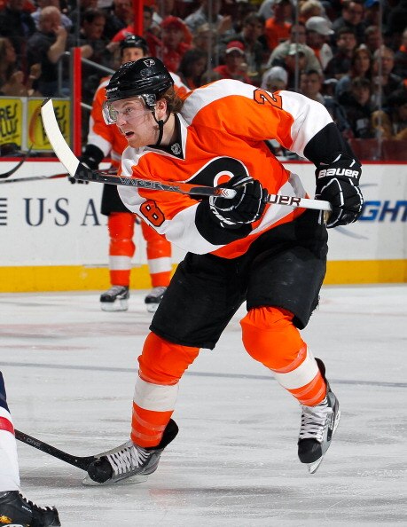 PHILADELPHIA, PA - MARCH 22: Claude Giroux #28 of the Philadelphia Flyers skates during an NHL hockey game against the Washington Capitals at the Wells Fargo Center on March 22, 2011 in Philadelphia, Pennsylvania.  (Photo by Paul Bereswill/Getty Images)